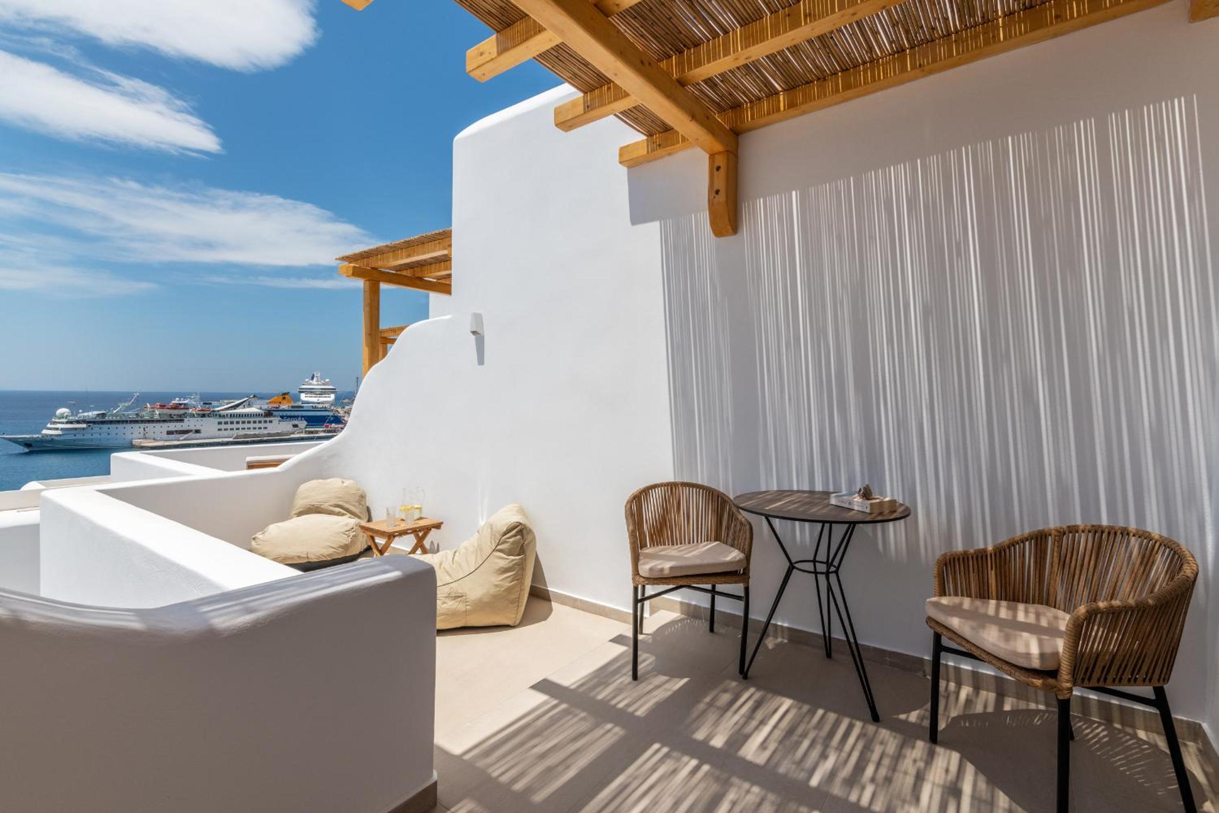 Deluxe Double Room with Sea View - Photo 14