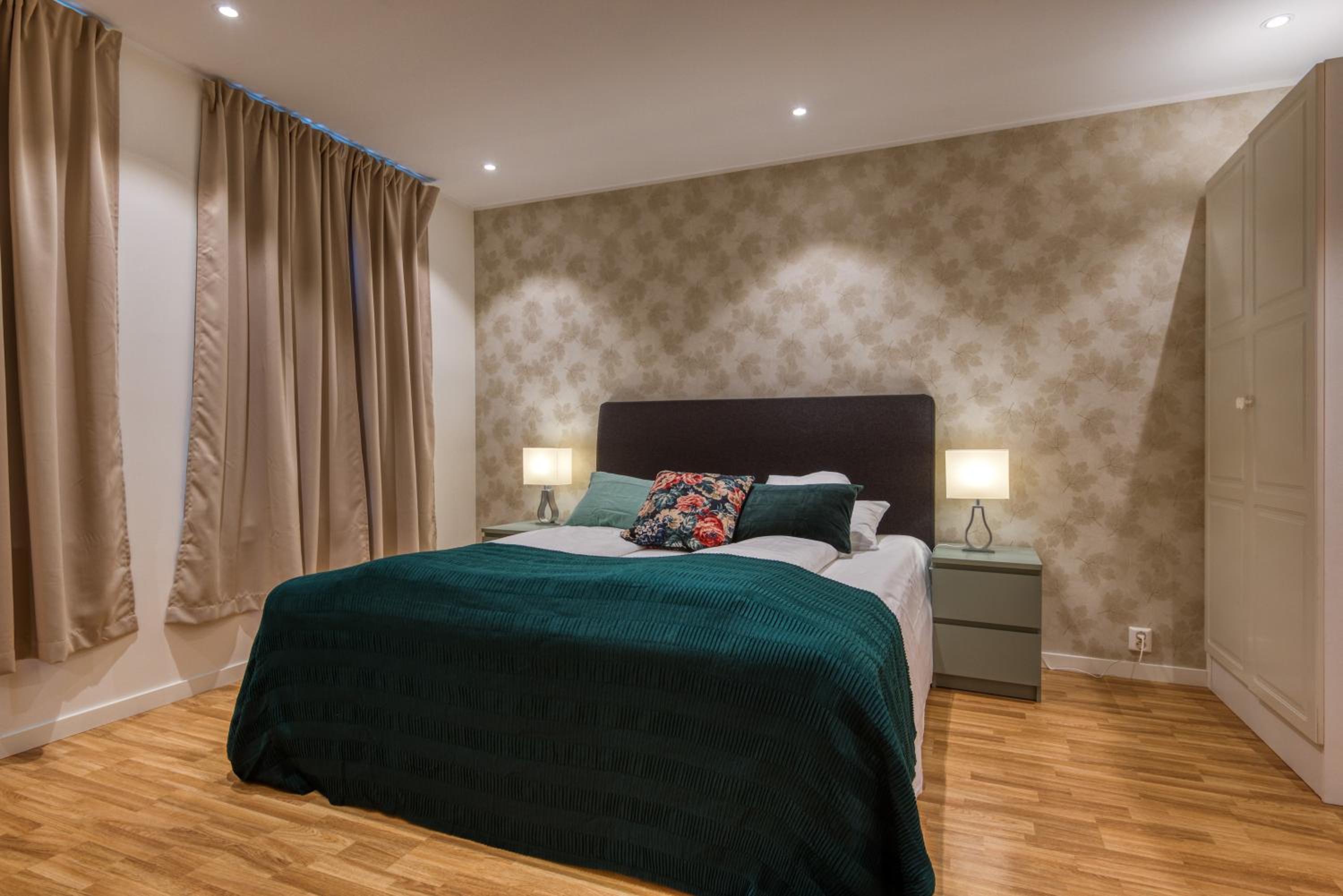 One-Bedroom Apartment - Photo 1