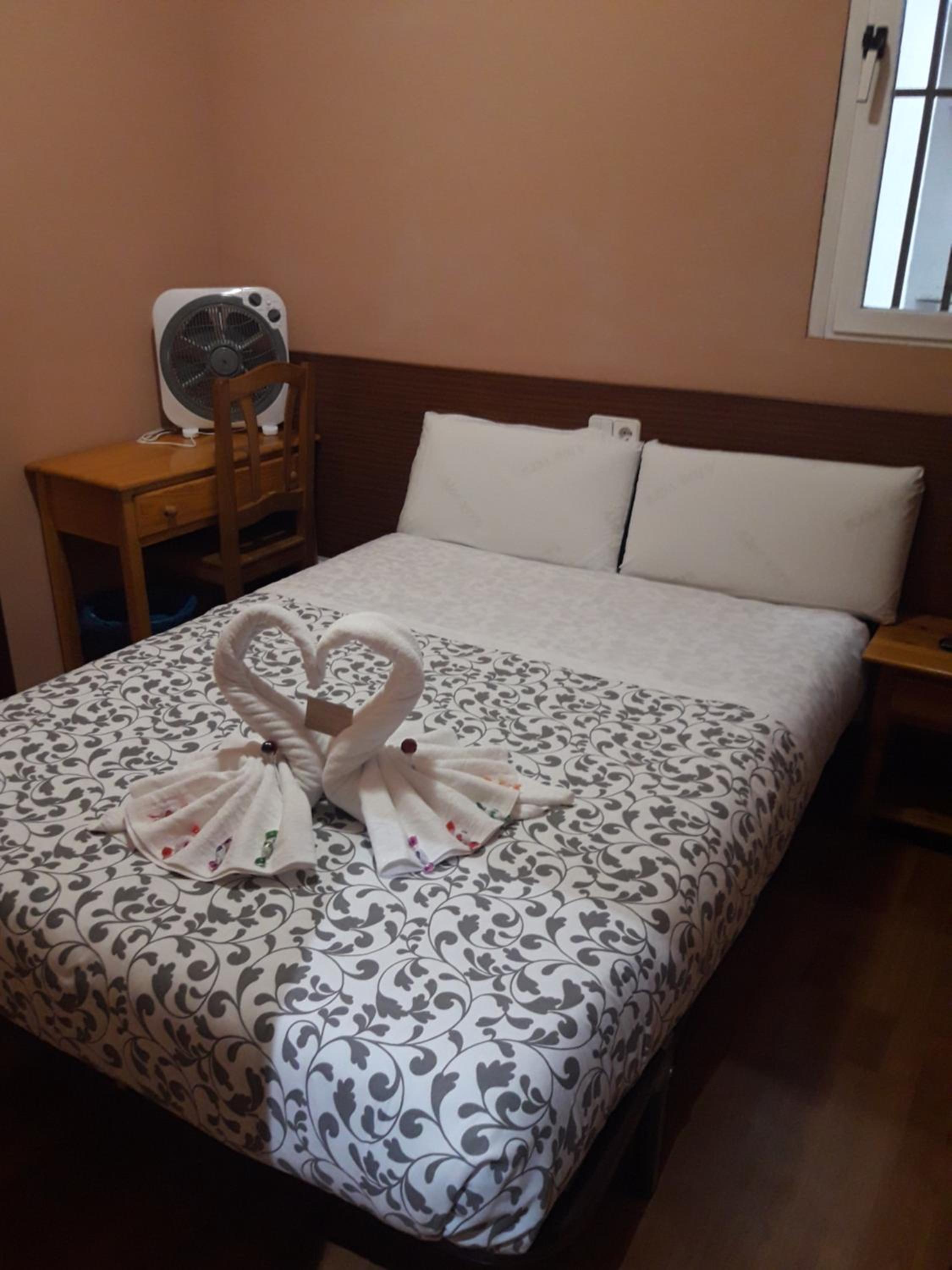 Small Interior Double Room - Photo 1