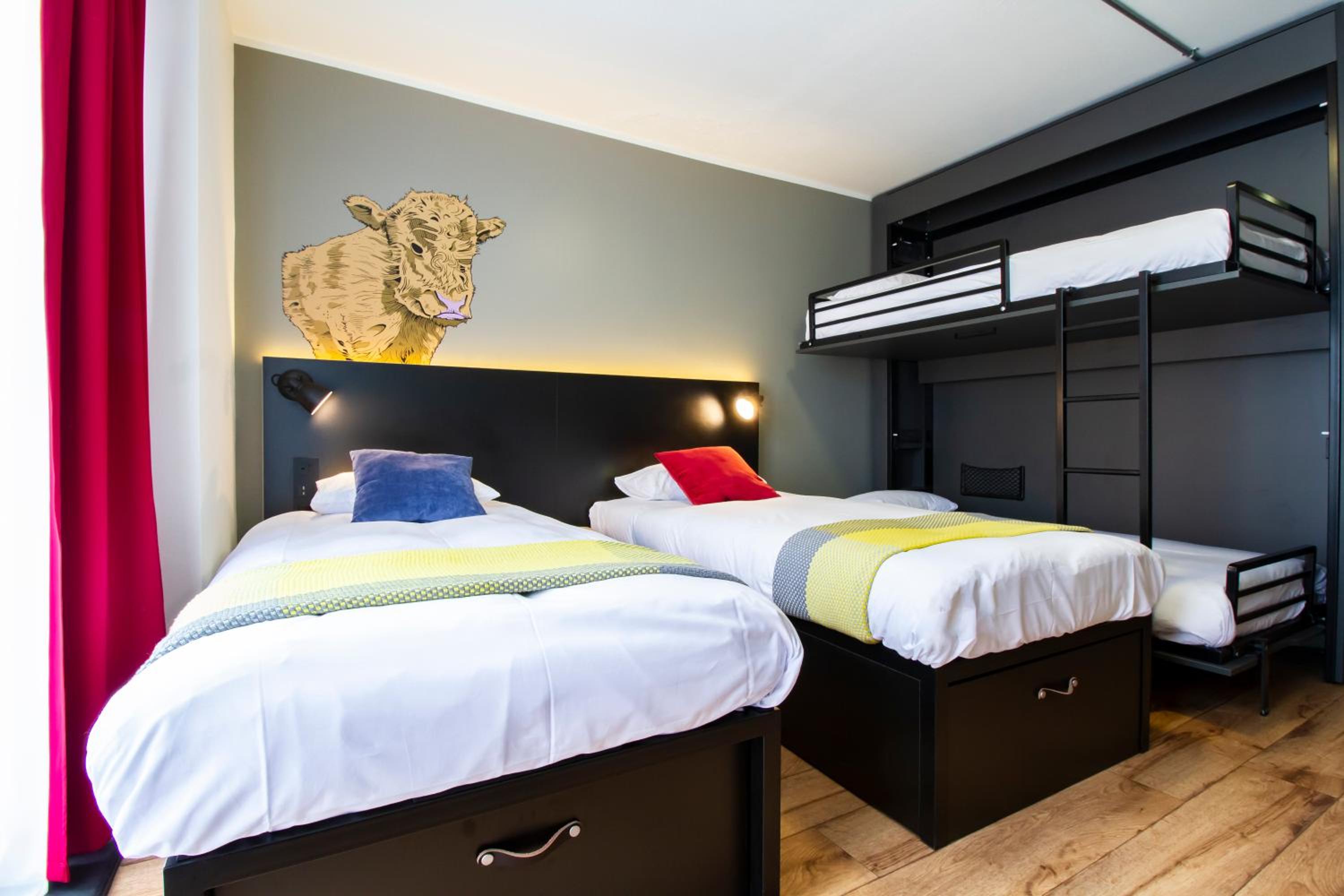 Family Room for 4 - Ensuite photo 1