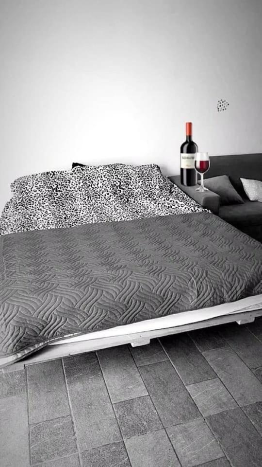 One-Bedroom Apartment - Photo 82