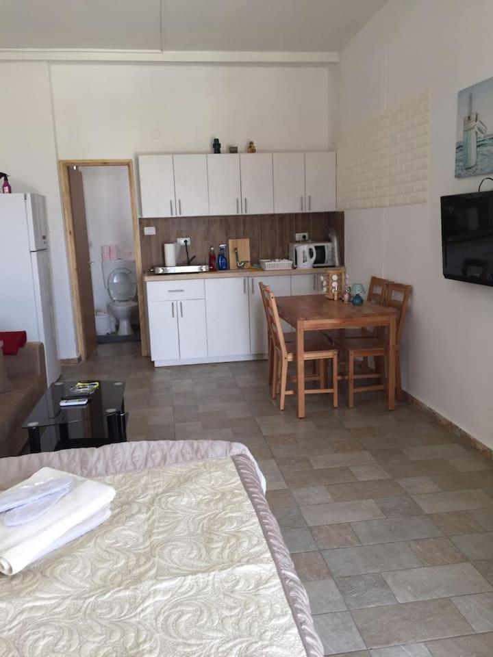 One-Bedroom Apartment - Photo 32