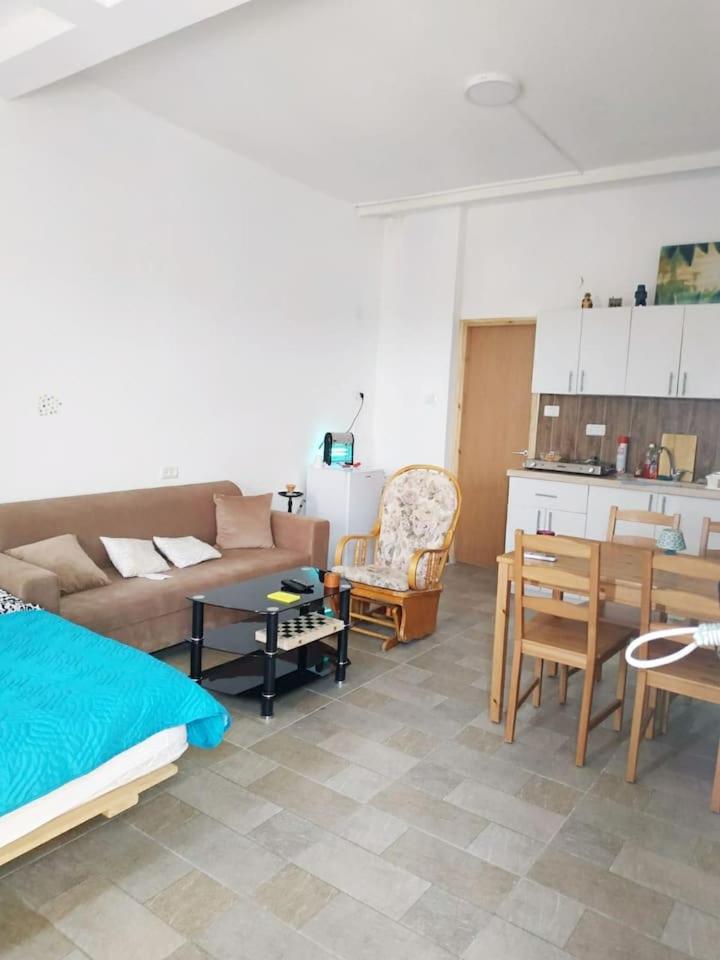 One-Bedroom Apartment - Photo 33