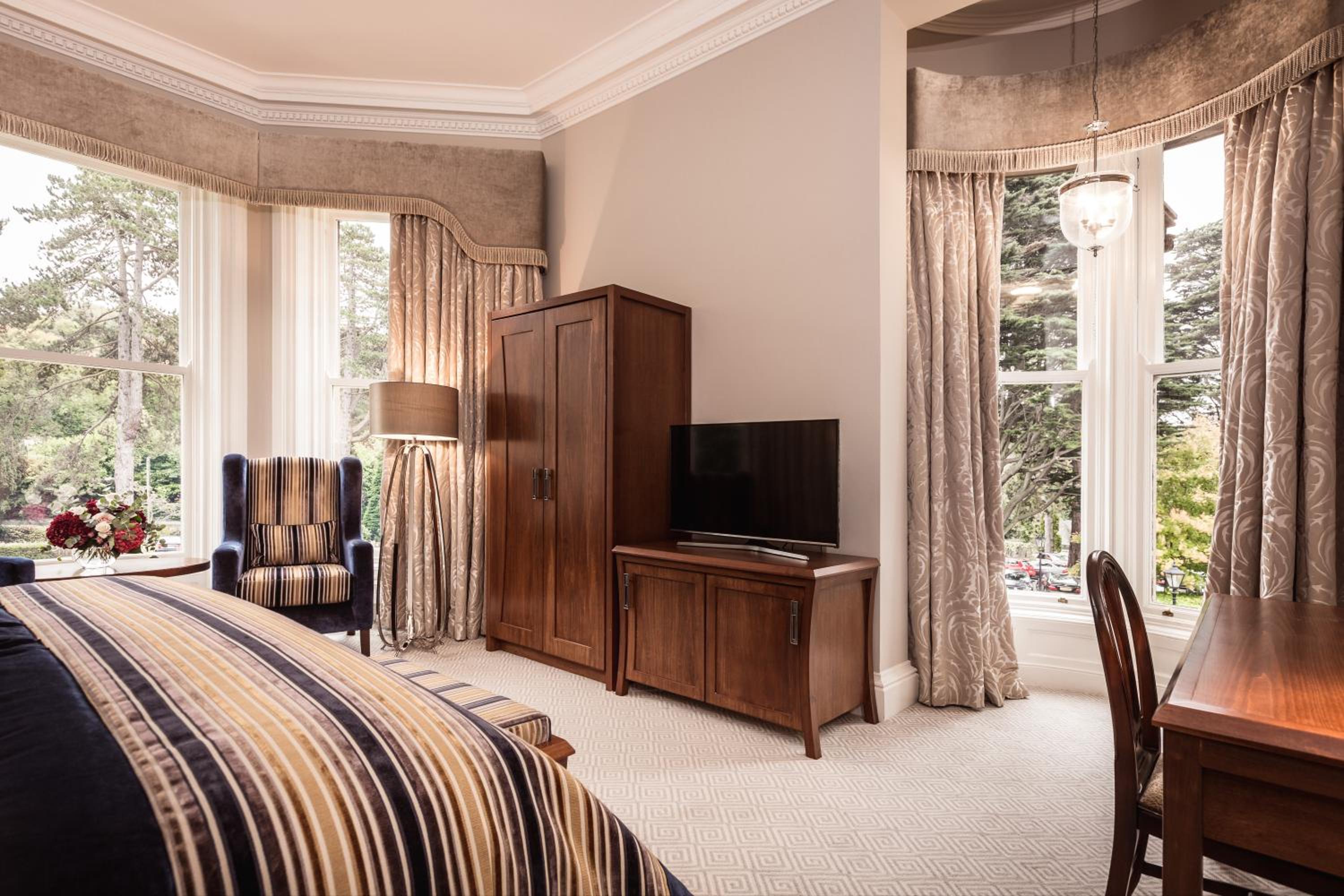 Estate Room - Photo 2