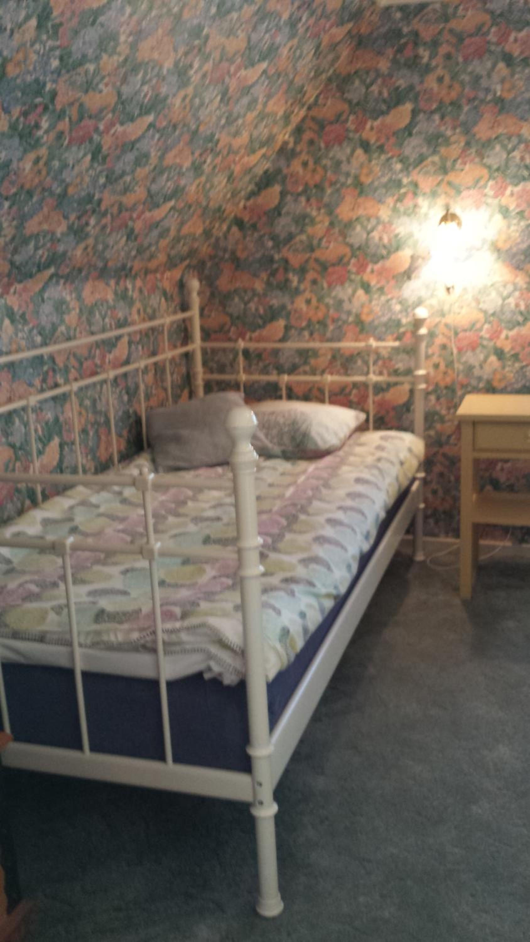 Twin Room - Photo 4