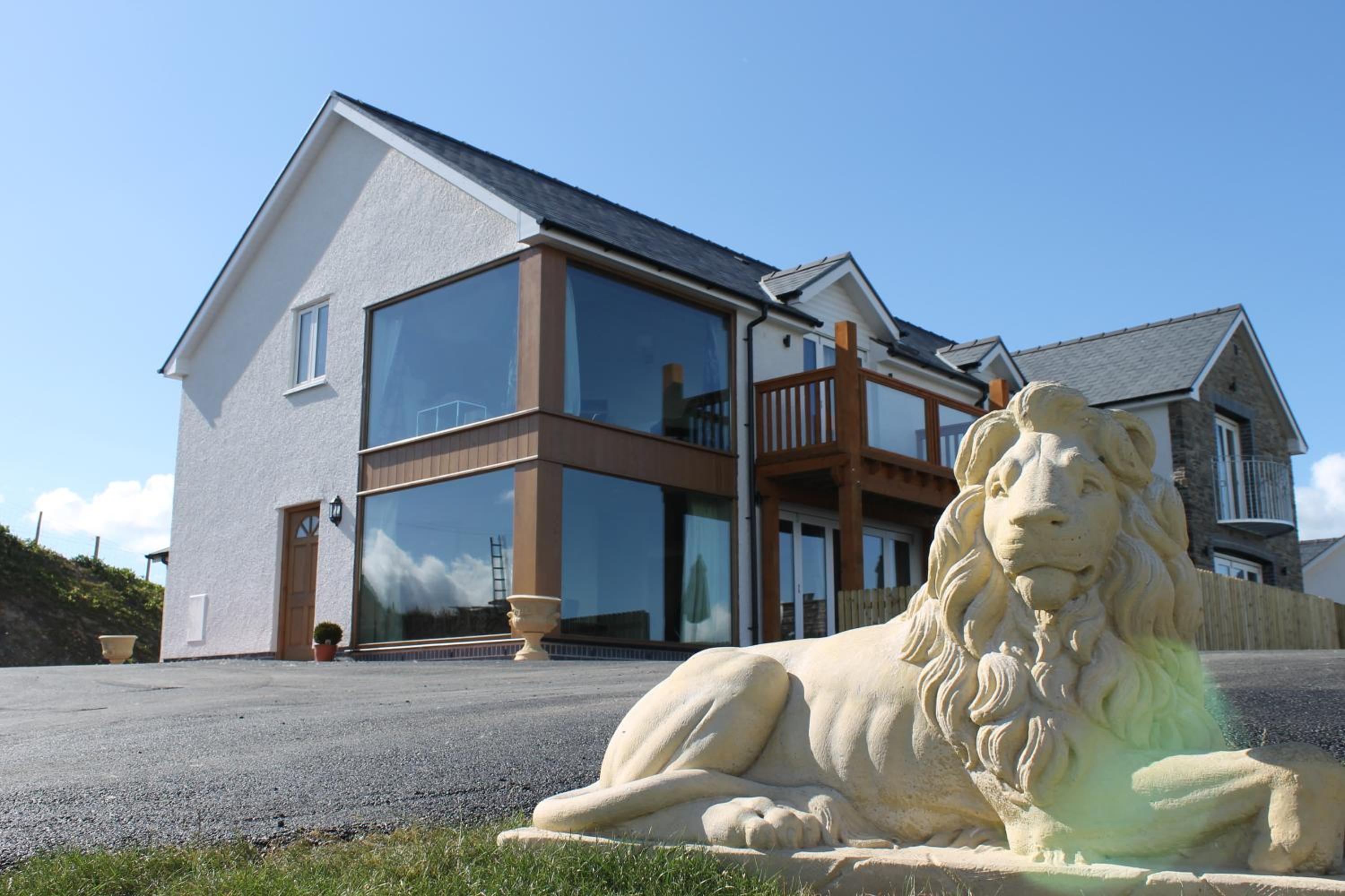 Three-Bedroom House - Photo 34