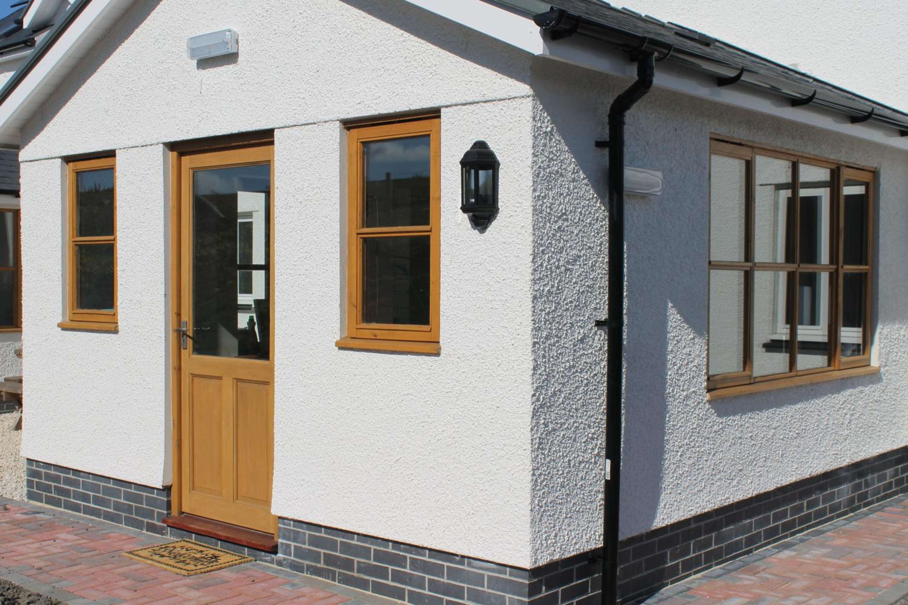 Three-Bedroom House - Photo 2