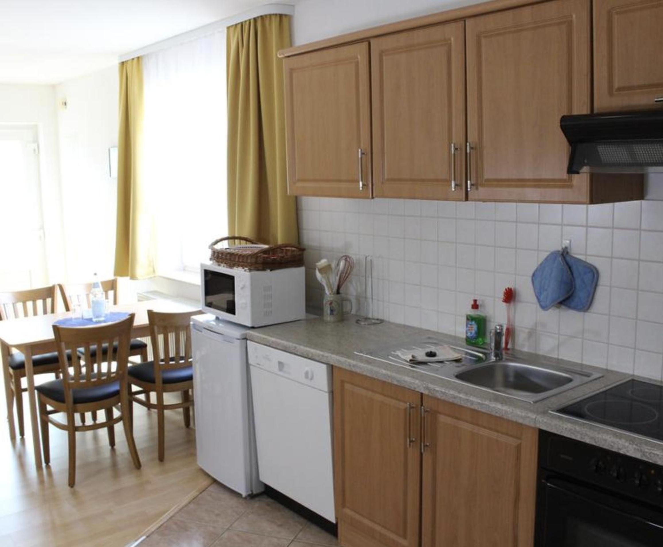 One-Bedroom Apartment thumbnail 6