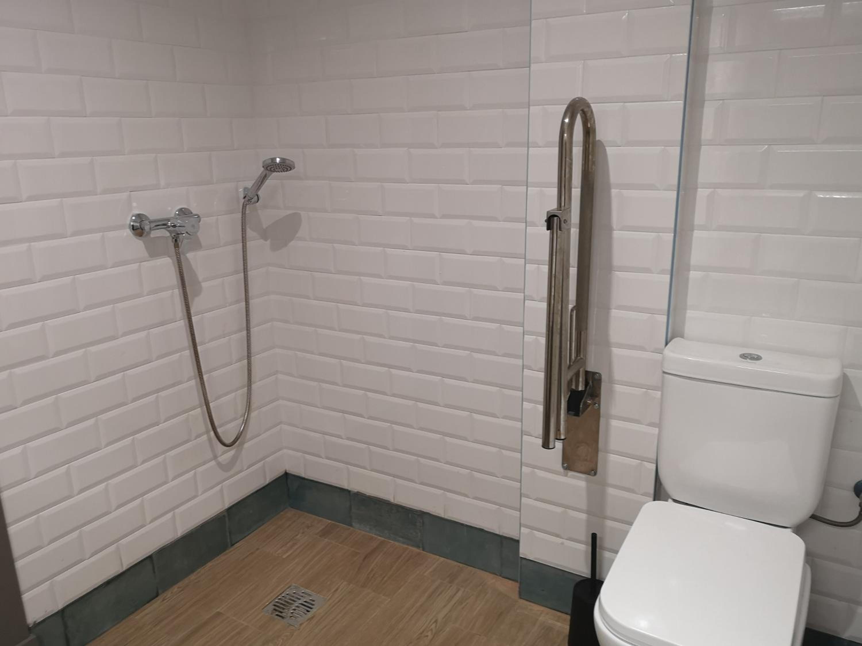 Double Room - Disability Access photo 2
