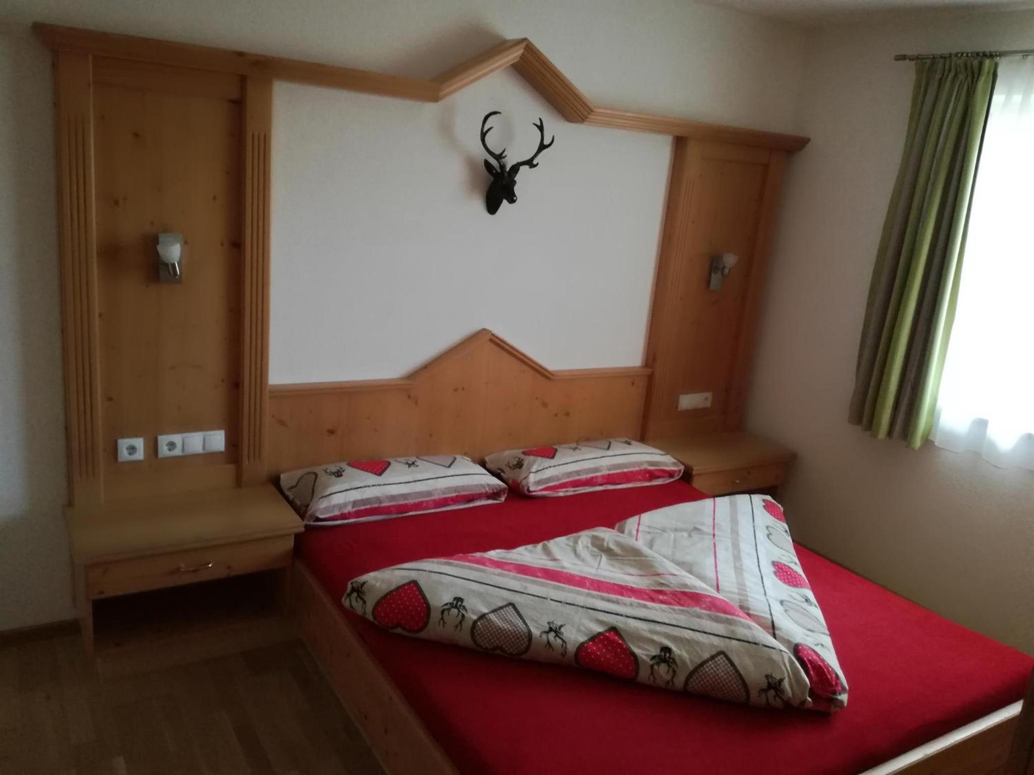 One-Bedroom Apartment with Shower photo 3