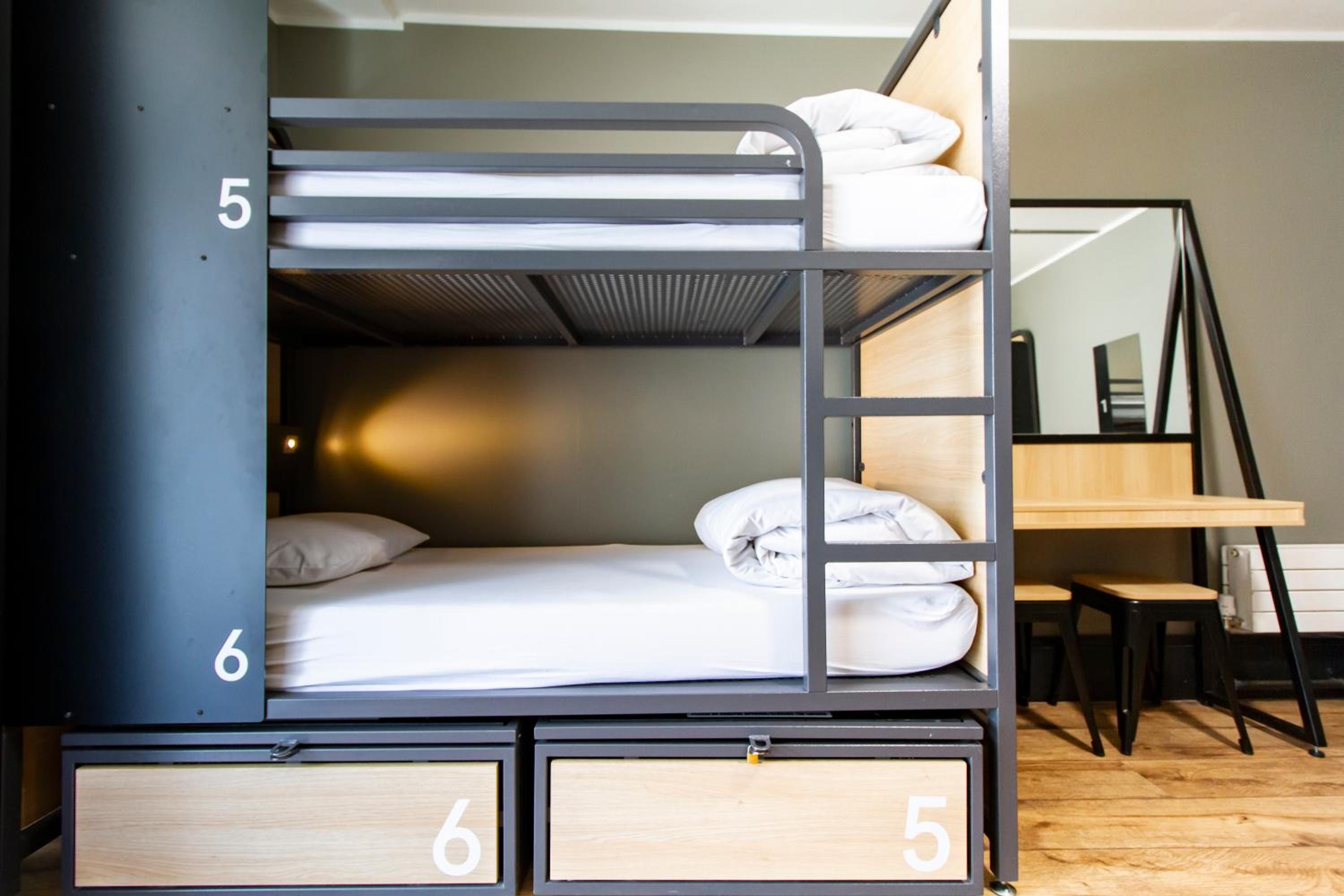 Bed in Female Dorm - Ensuite photo 1
