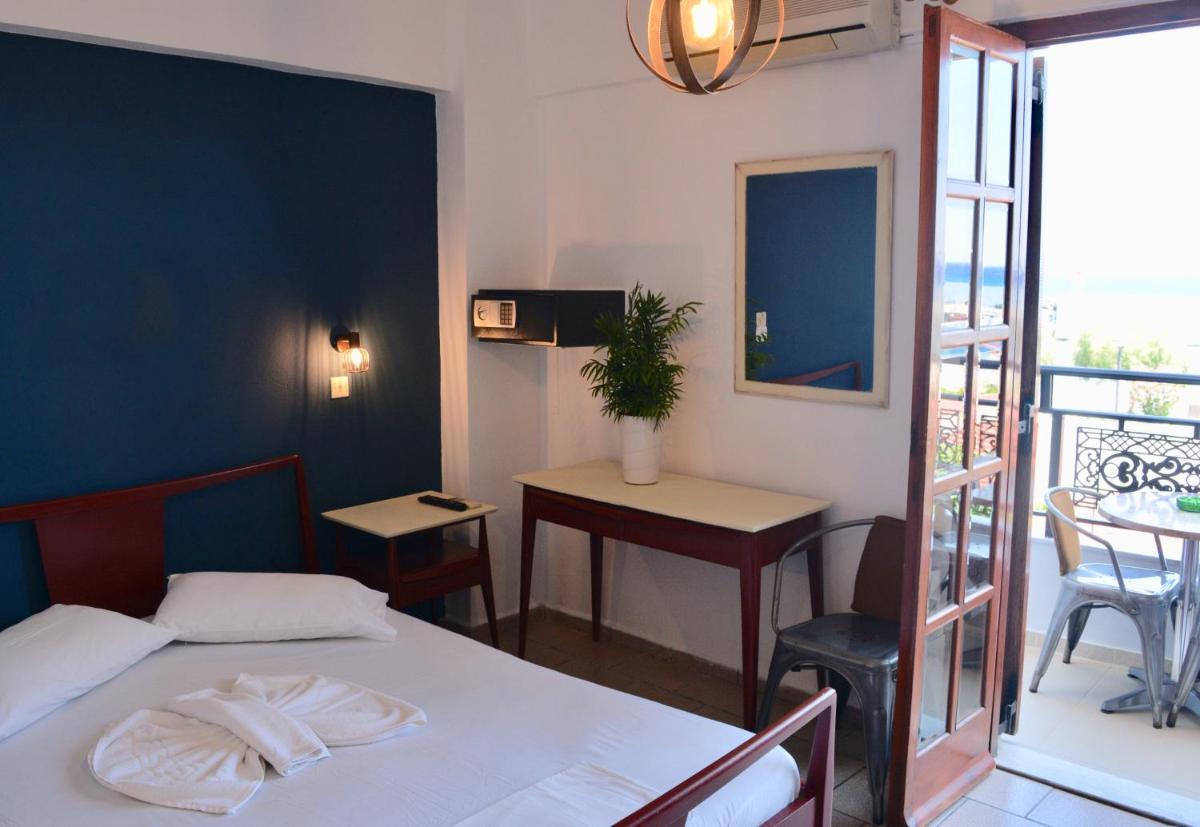 Triple Room with Sea View - Photo 3