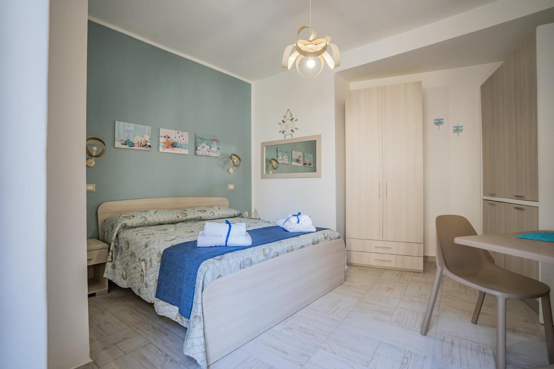 Double Room - Photo 5