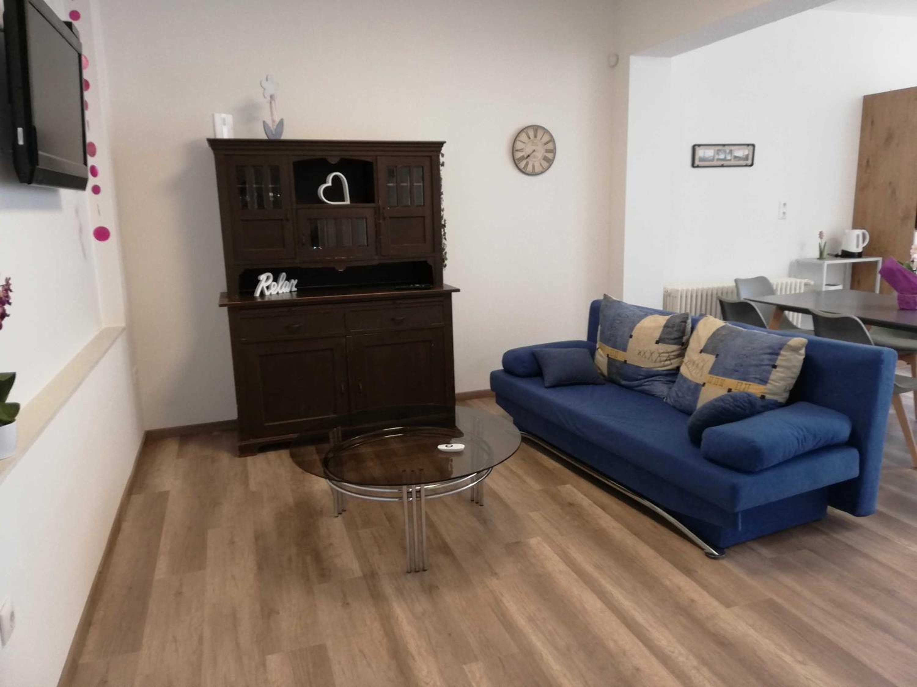 Two-Bedroom Apartment with Shower  photo 1