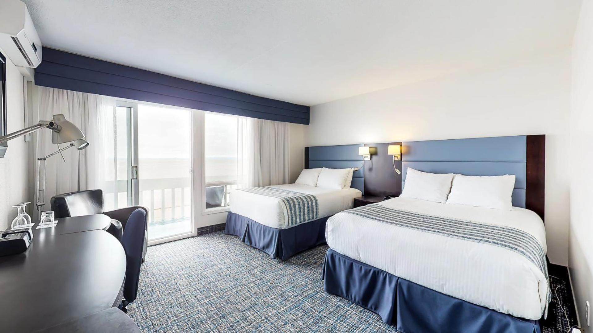 Standard Double Room With Two Double Beds And Sea View photo 1