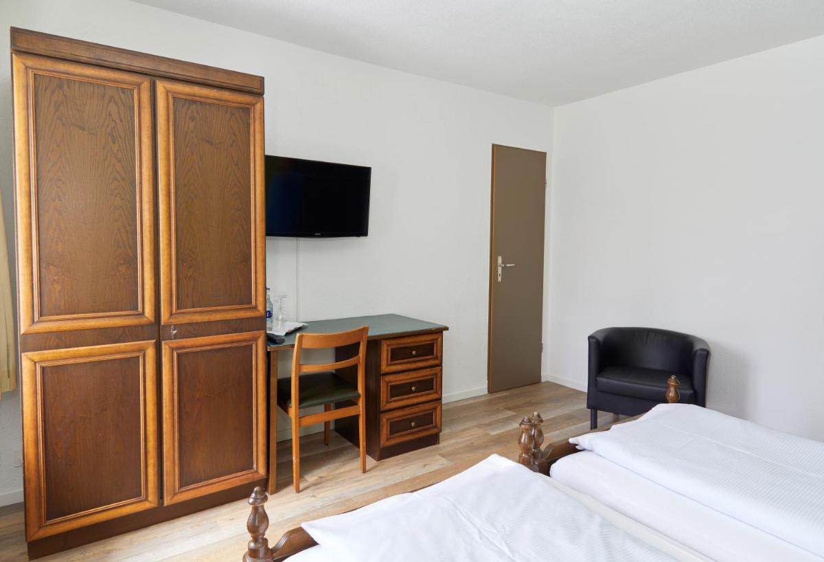 Single Room with Bathroom photo 1