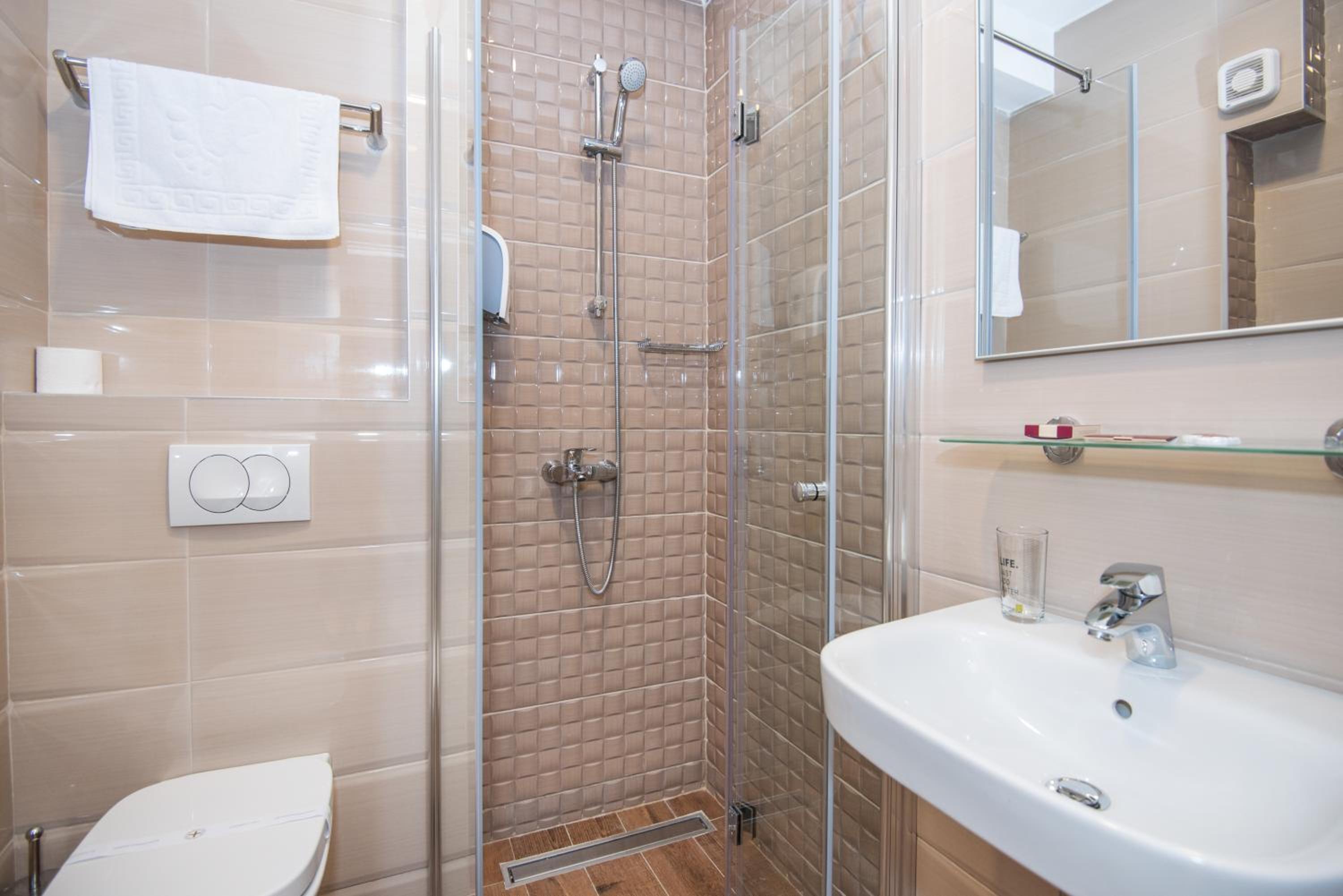Premier One-Bedroom Apartment - Photo 9