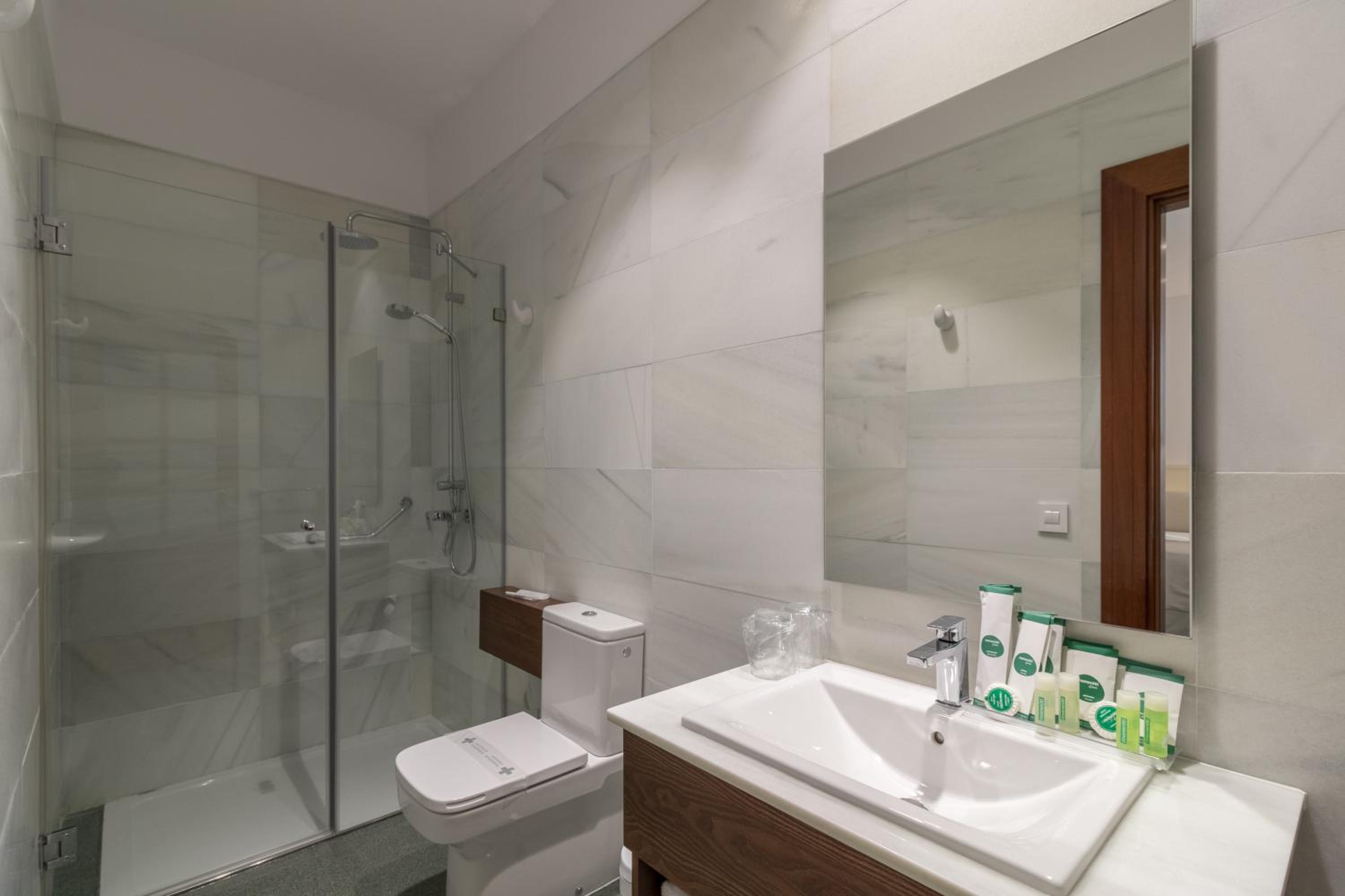 Deluxe Double Room with Balcony and Sea View