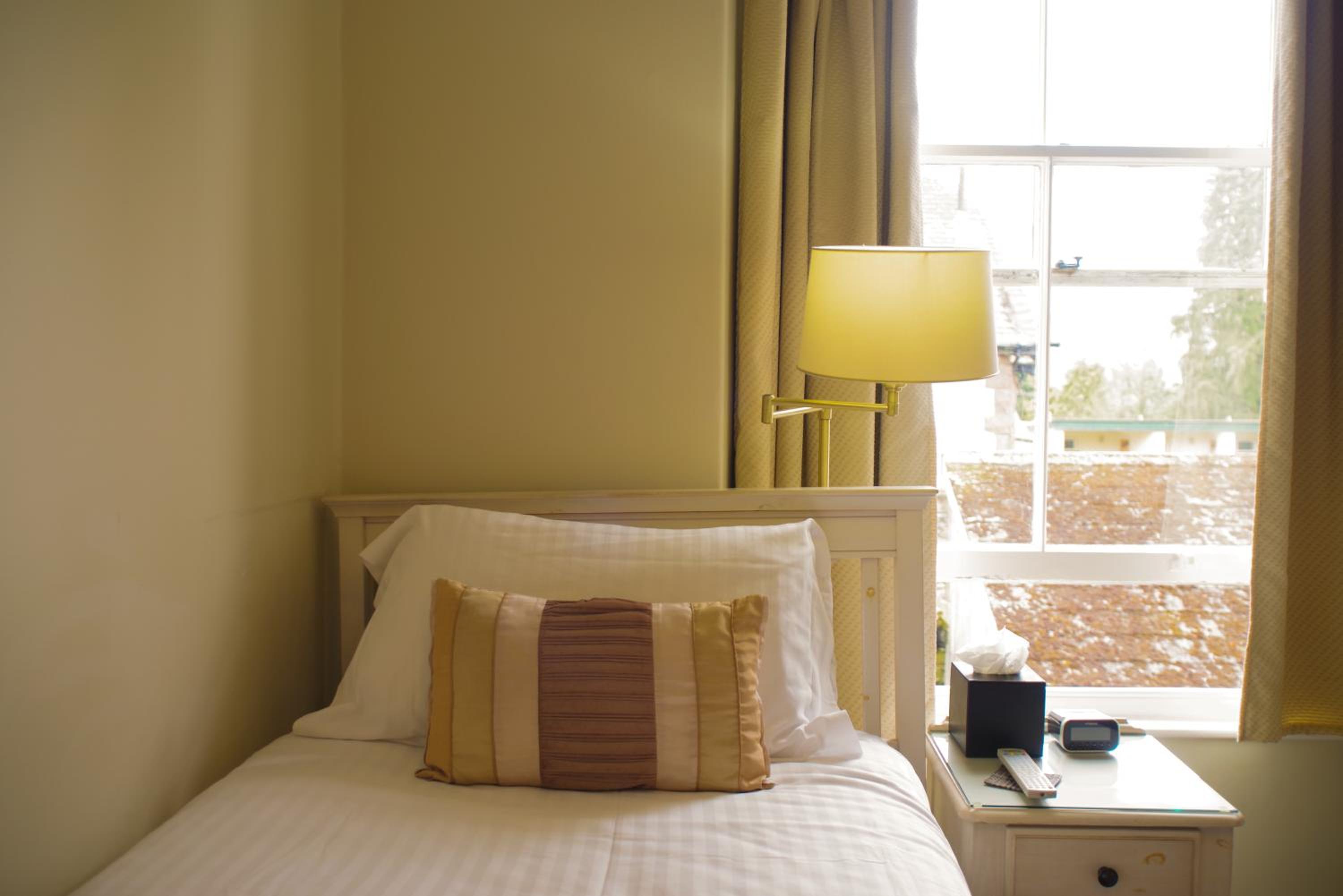 Single Room with Private Bathroom photo 1