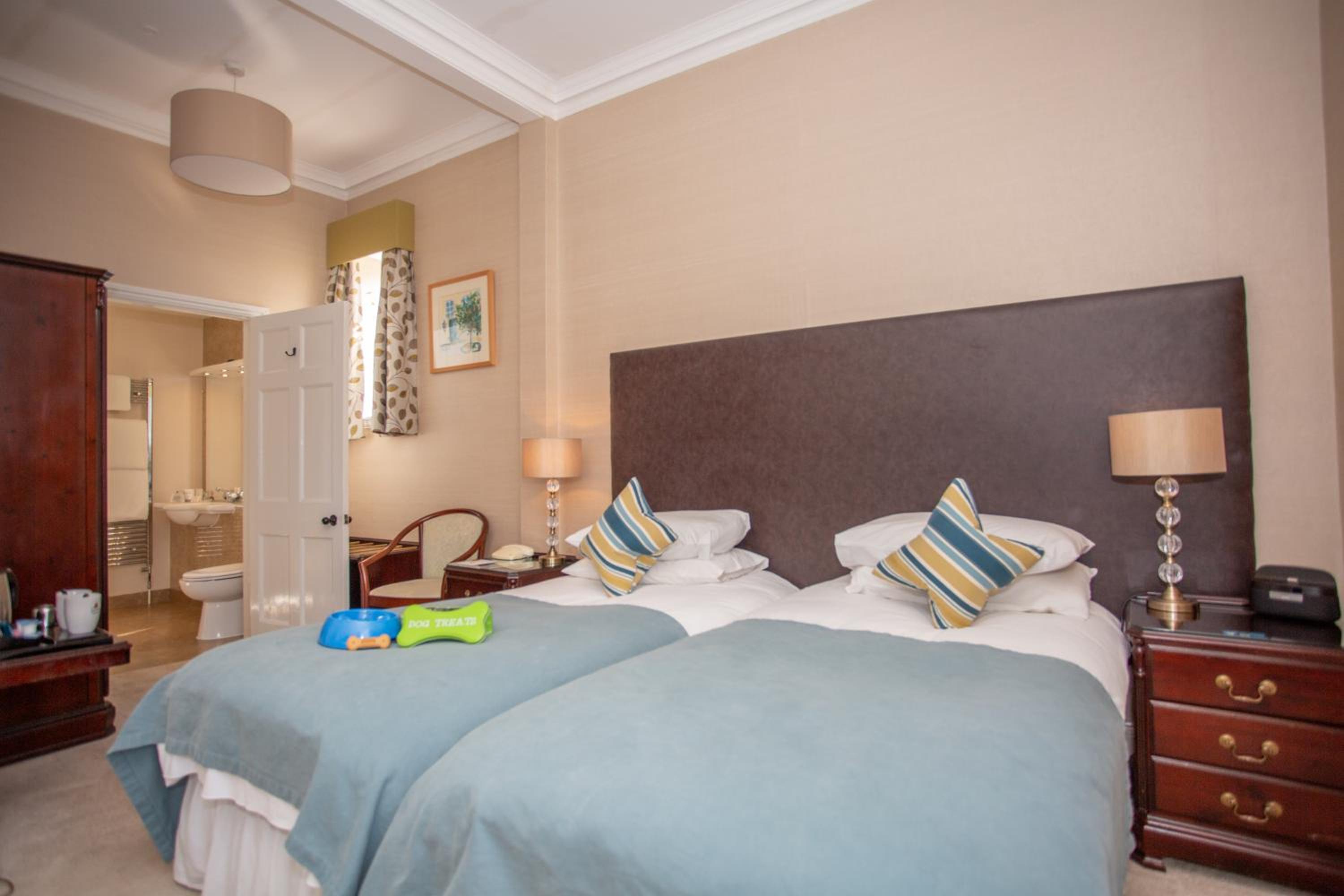 Standard Double/Twin Room - Photo 4