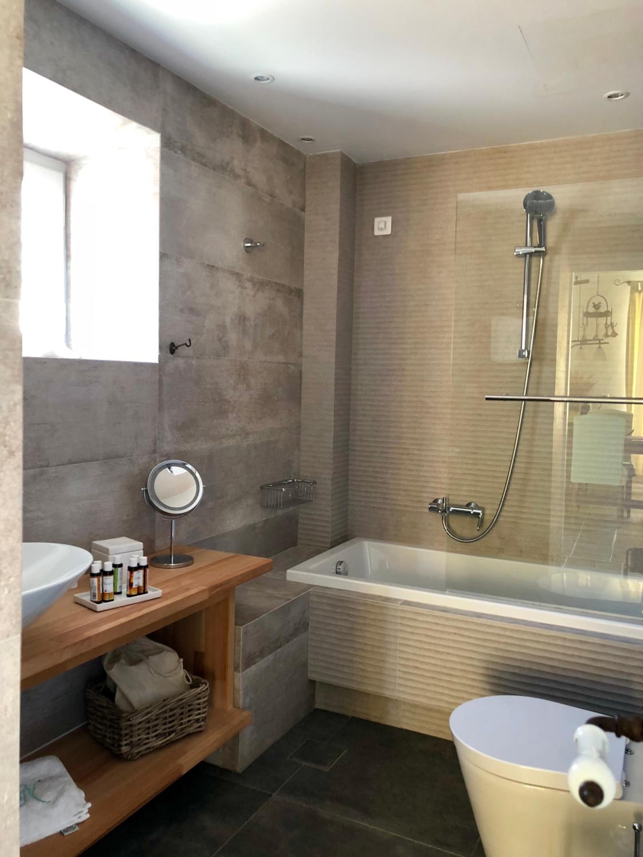 Executive Suite with Sea View (3 Adults) photo 3