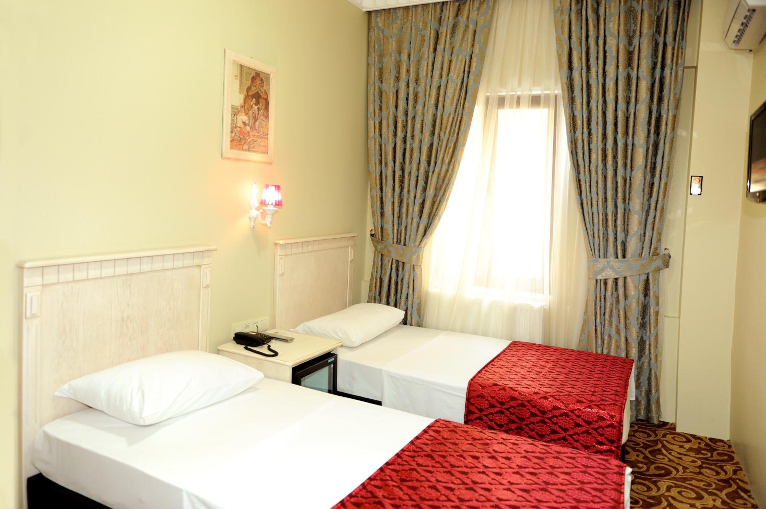 Double or Twin Room photo 2
