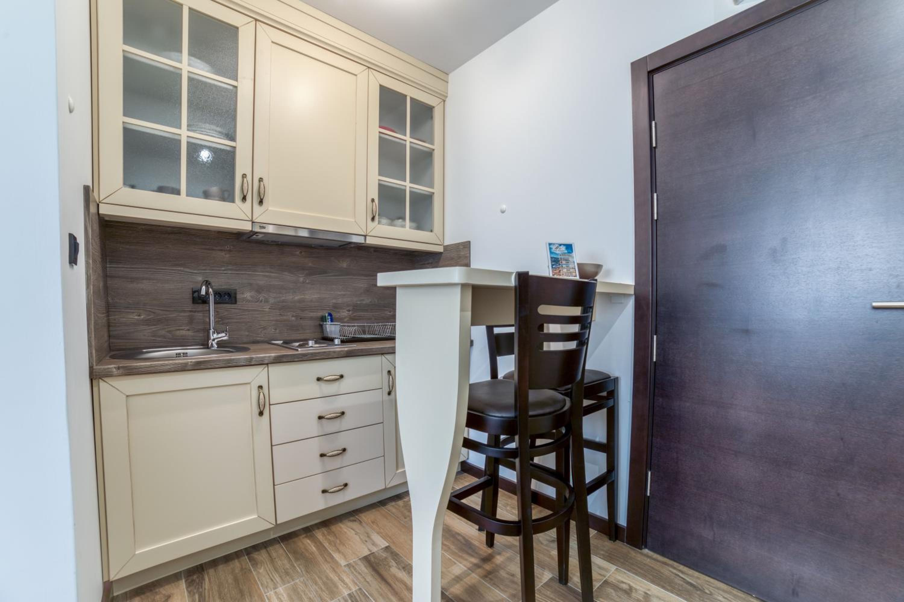 Studio Apartment photo 2