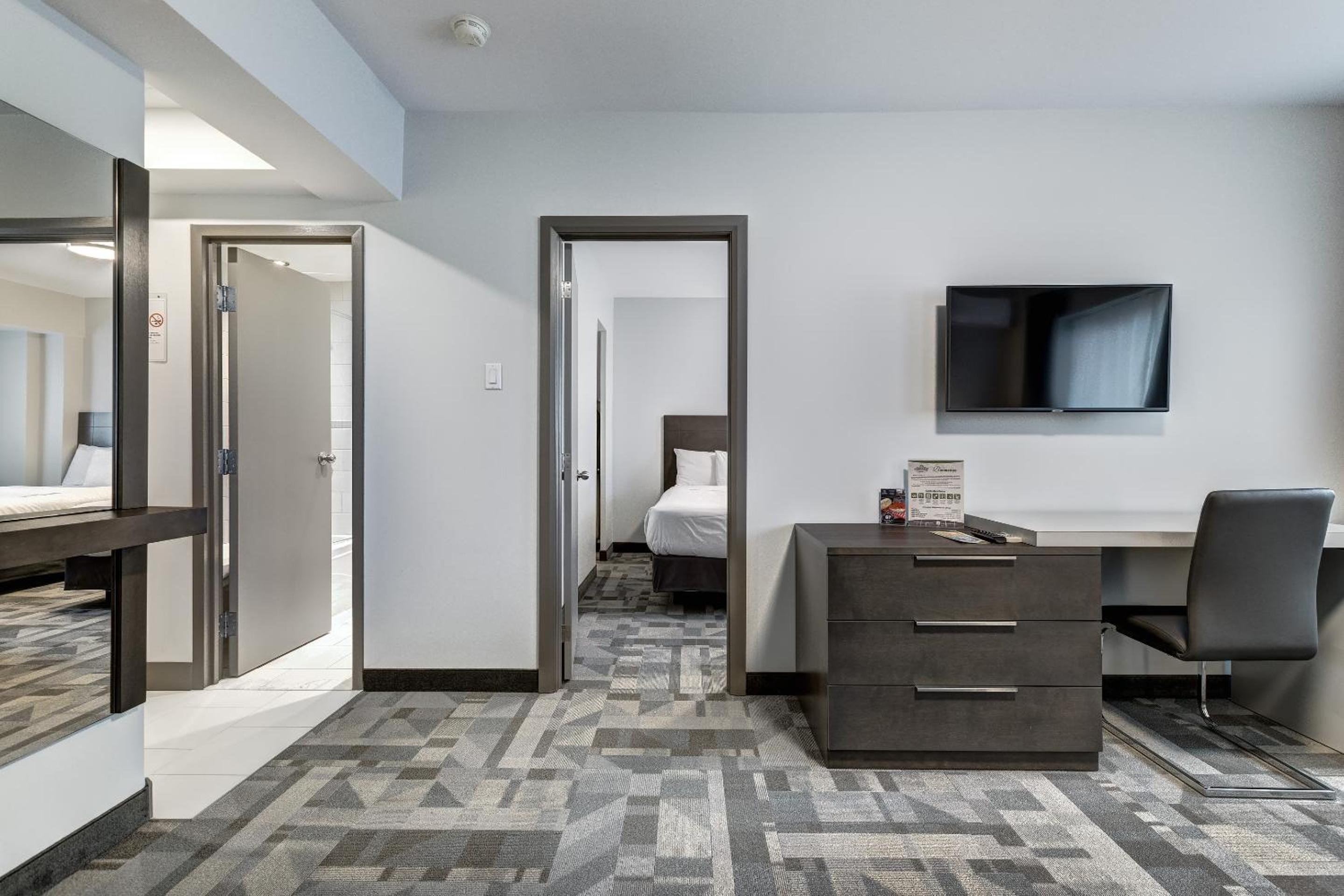 Superior Suite With Two Double Beds photo 2