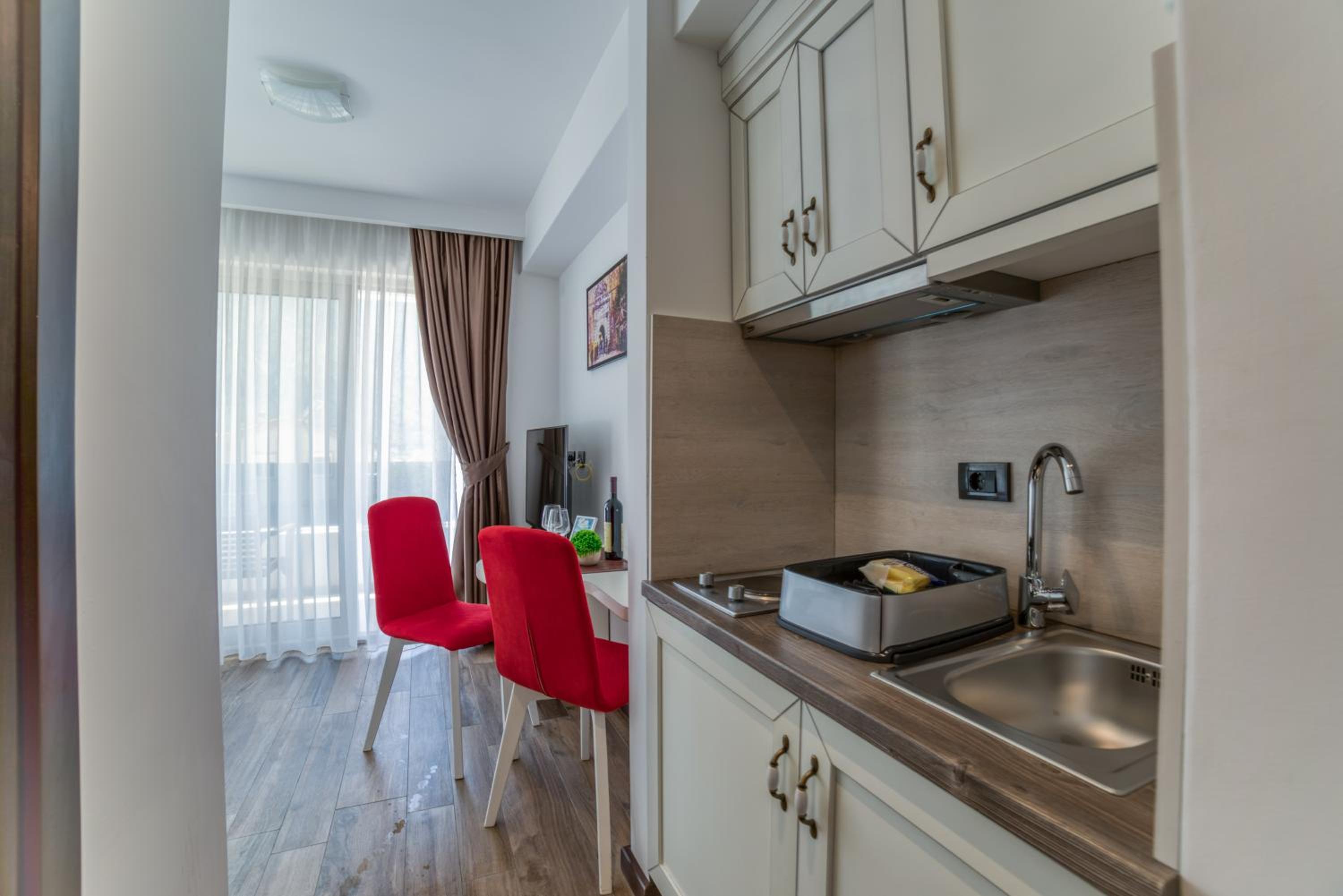 Studio Apartment with Sea View - Photo 3