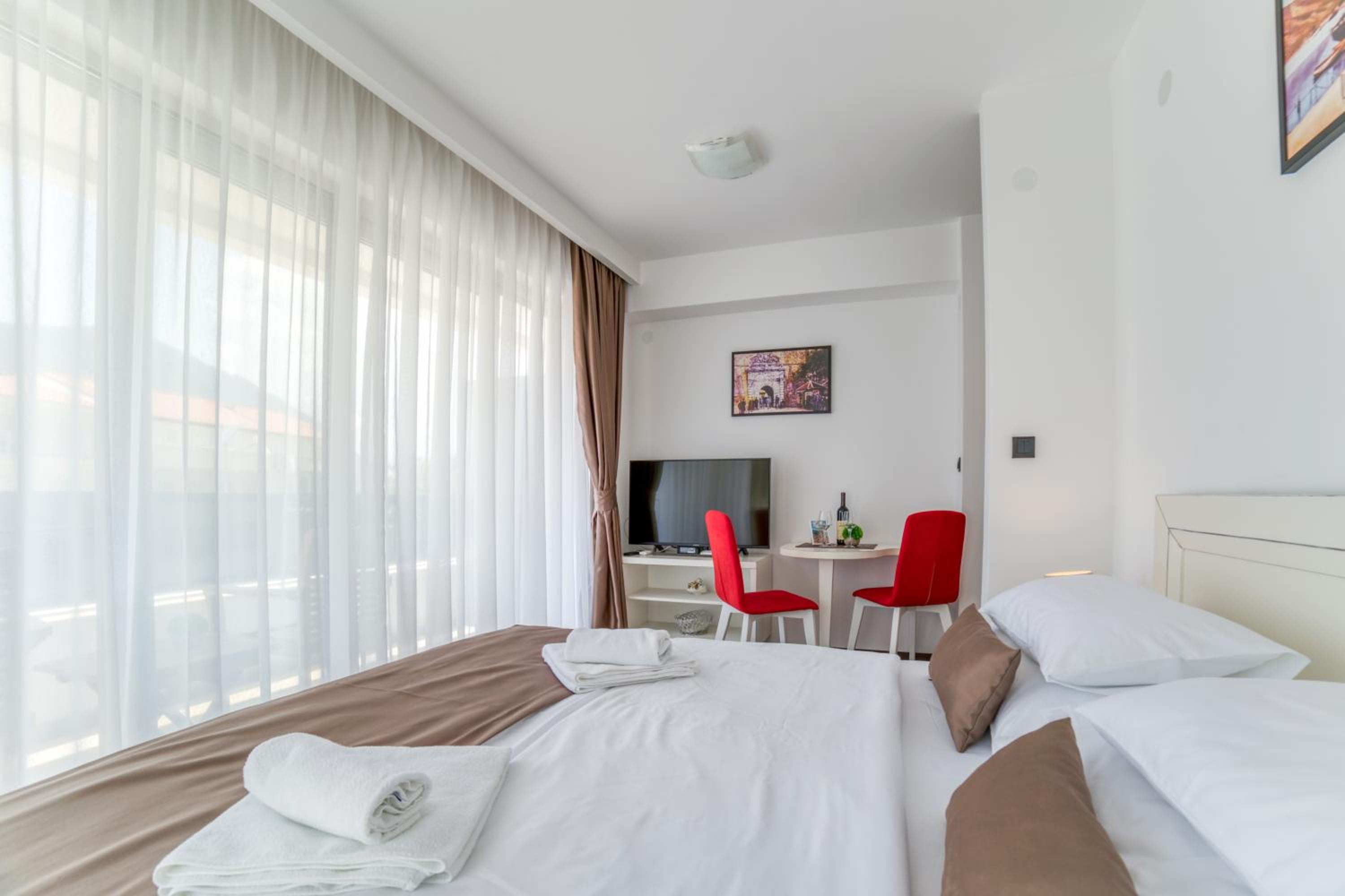 Studio Apartment with Sea View - Photo 1