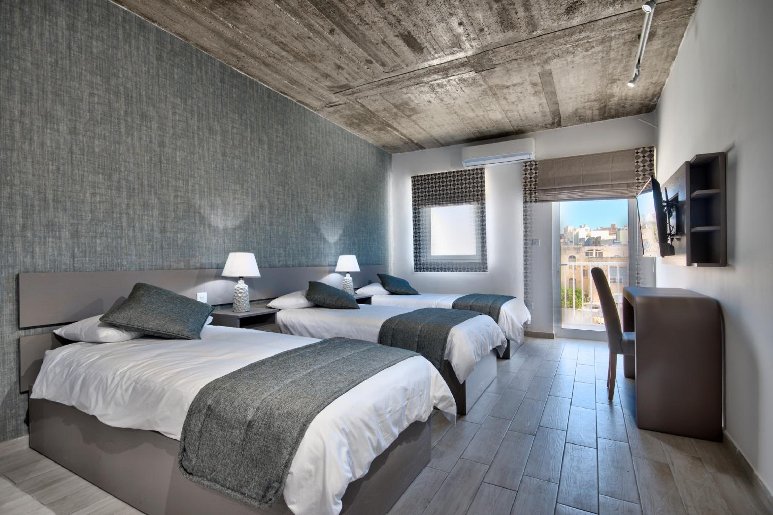 Triple Room with Balcony