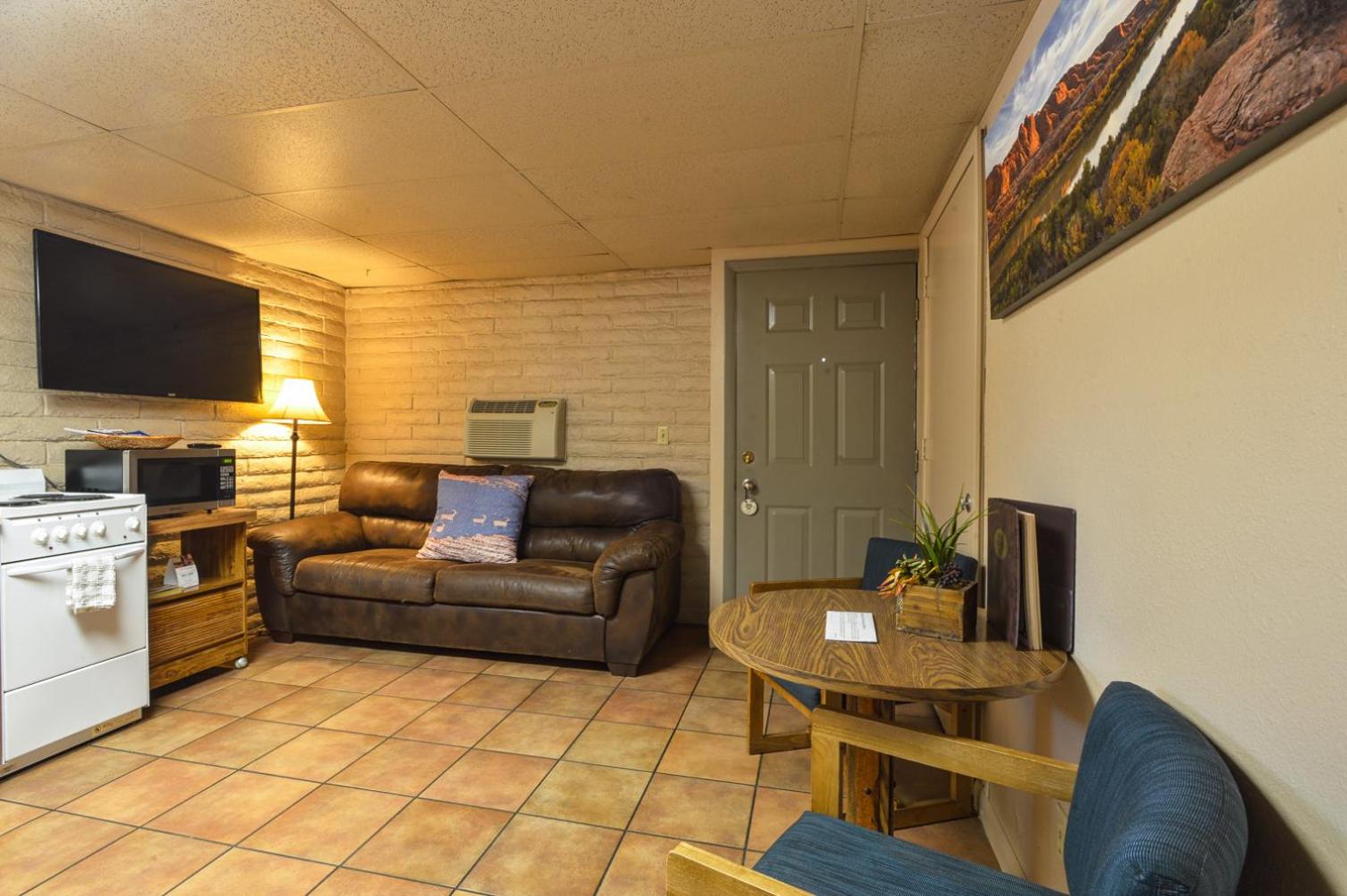 One-Bedroom Apartment photo 2