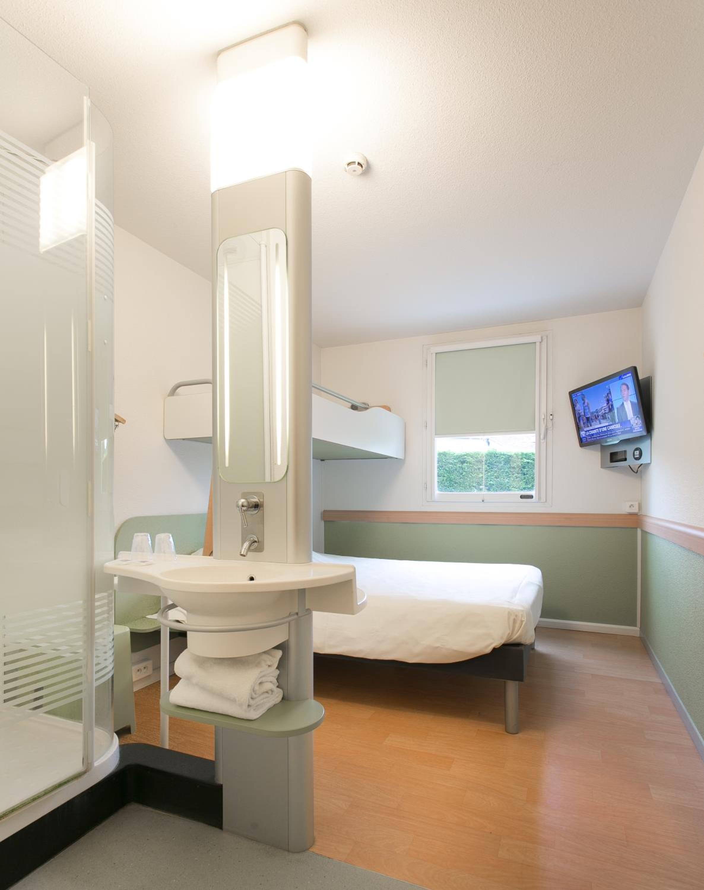 Standard Room photo 2