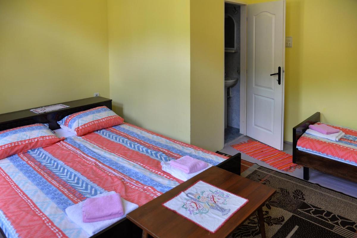 Basic Triple Room photo 2