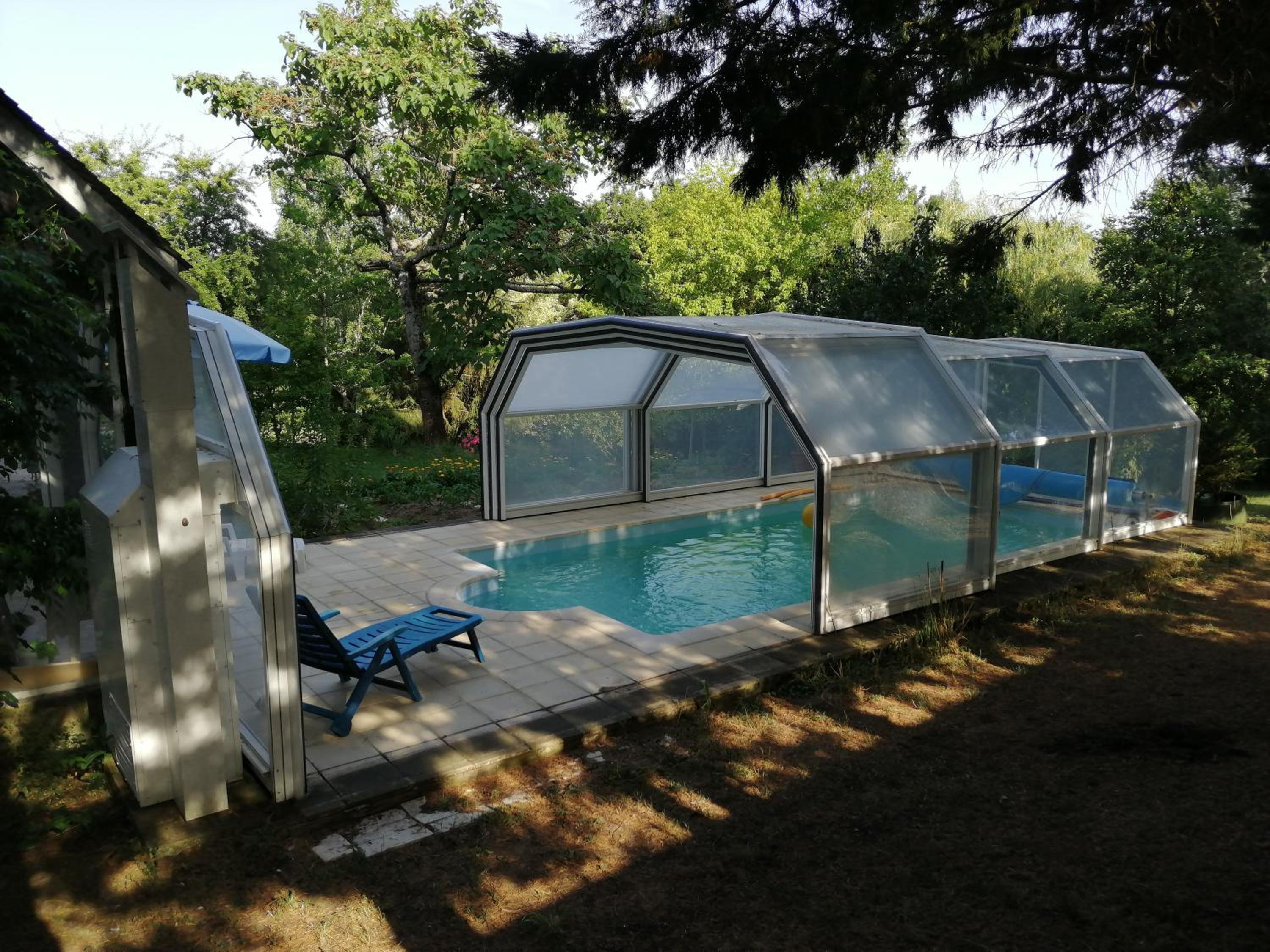Queen Suite with Pool View - Photo 35