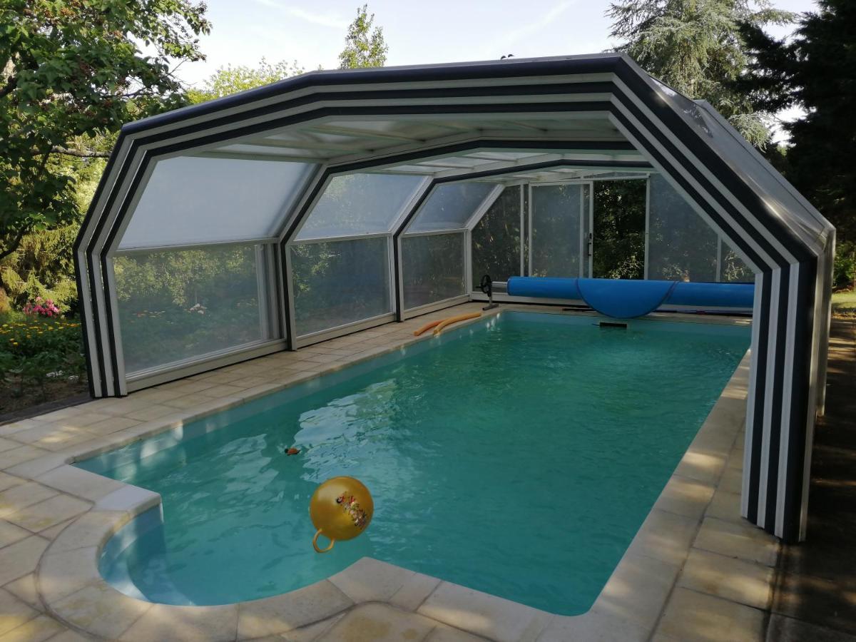 Queen Suite with Pool View - Photo 37
