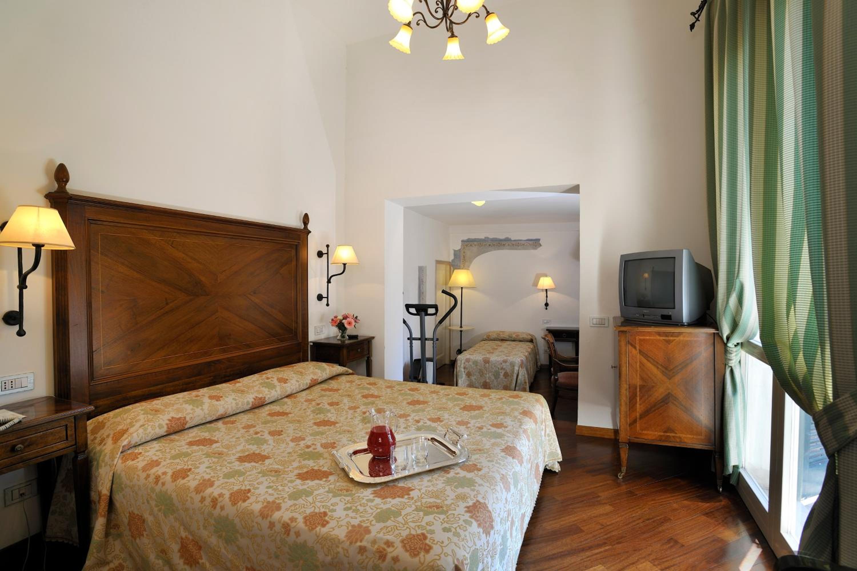 Standard Triple Room - Photo 1