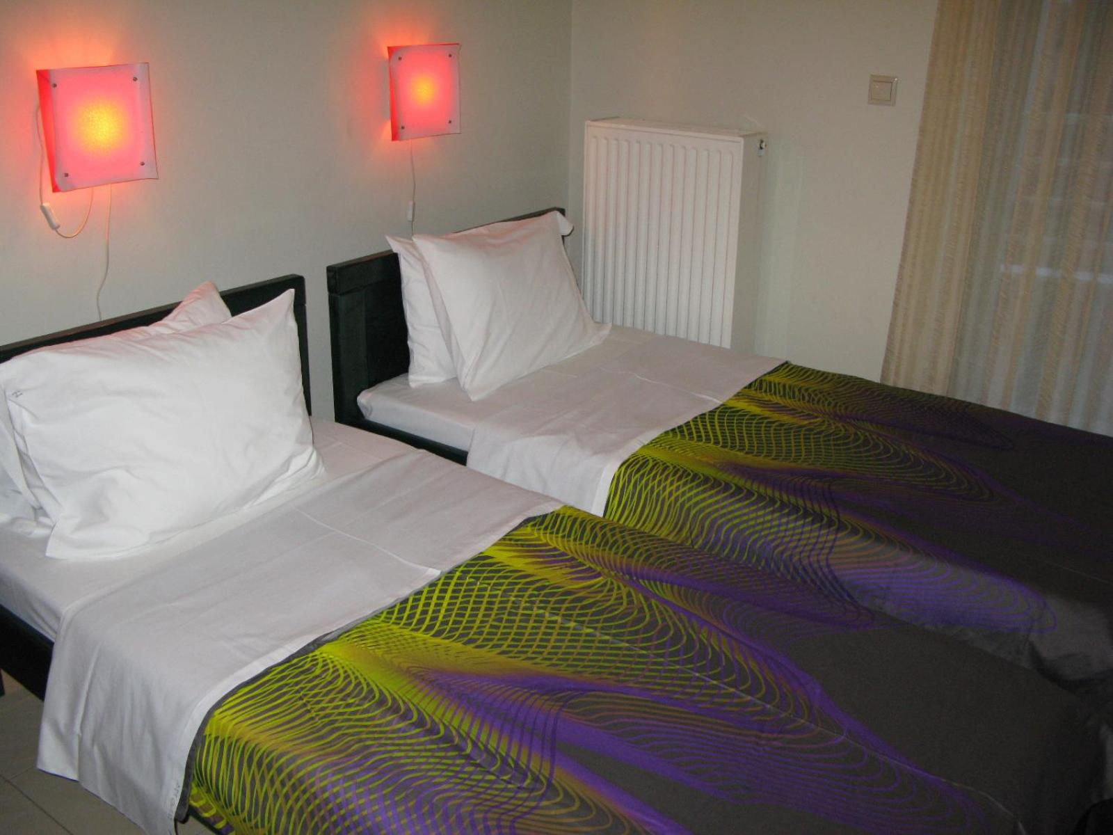 Triple Room with Balcony - Photo 2