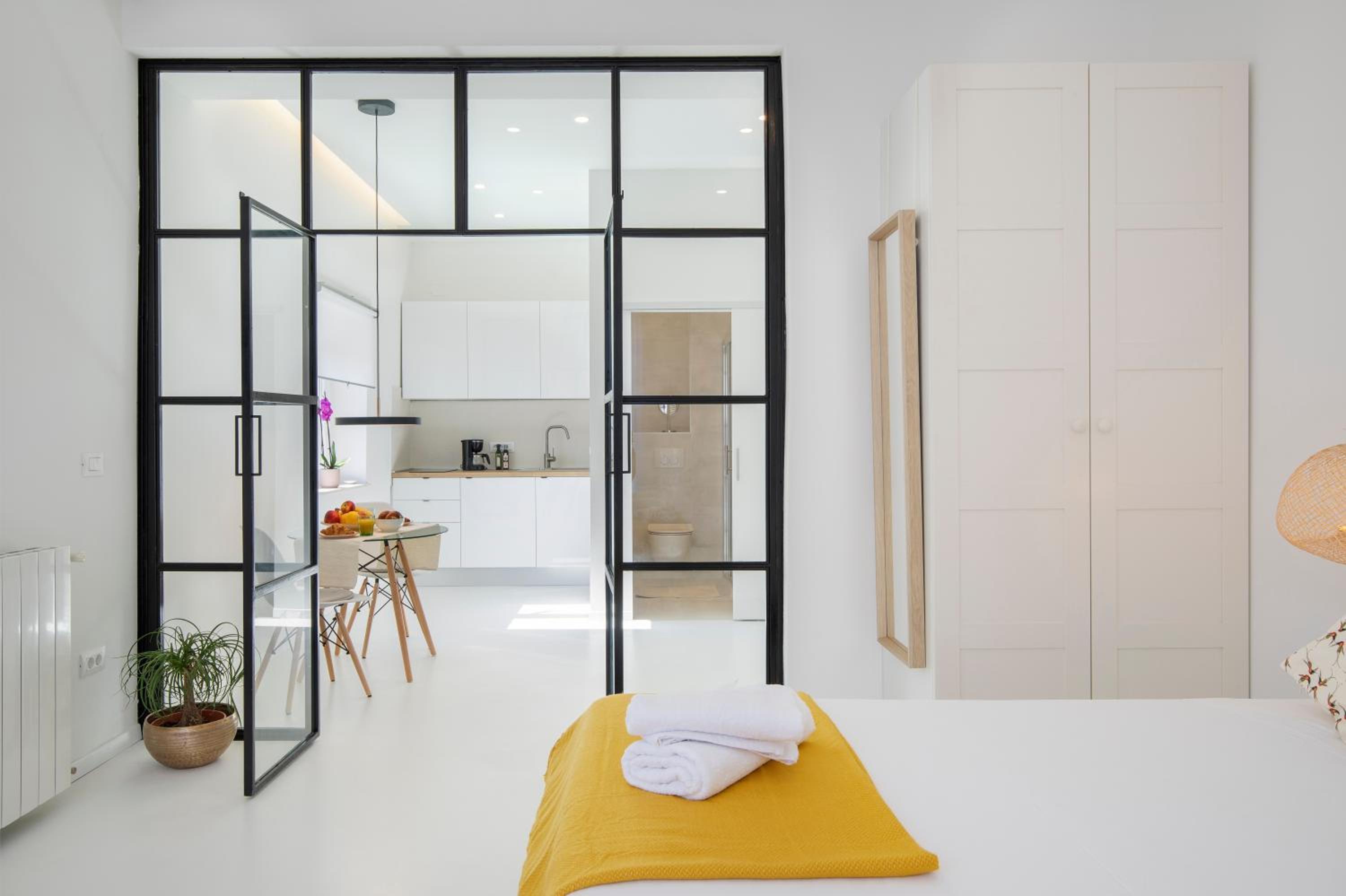 Deluxe Apartment