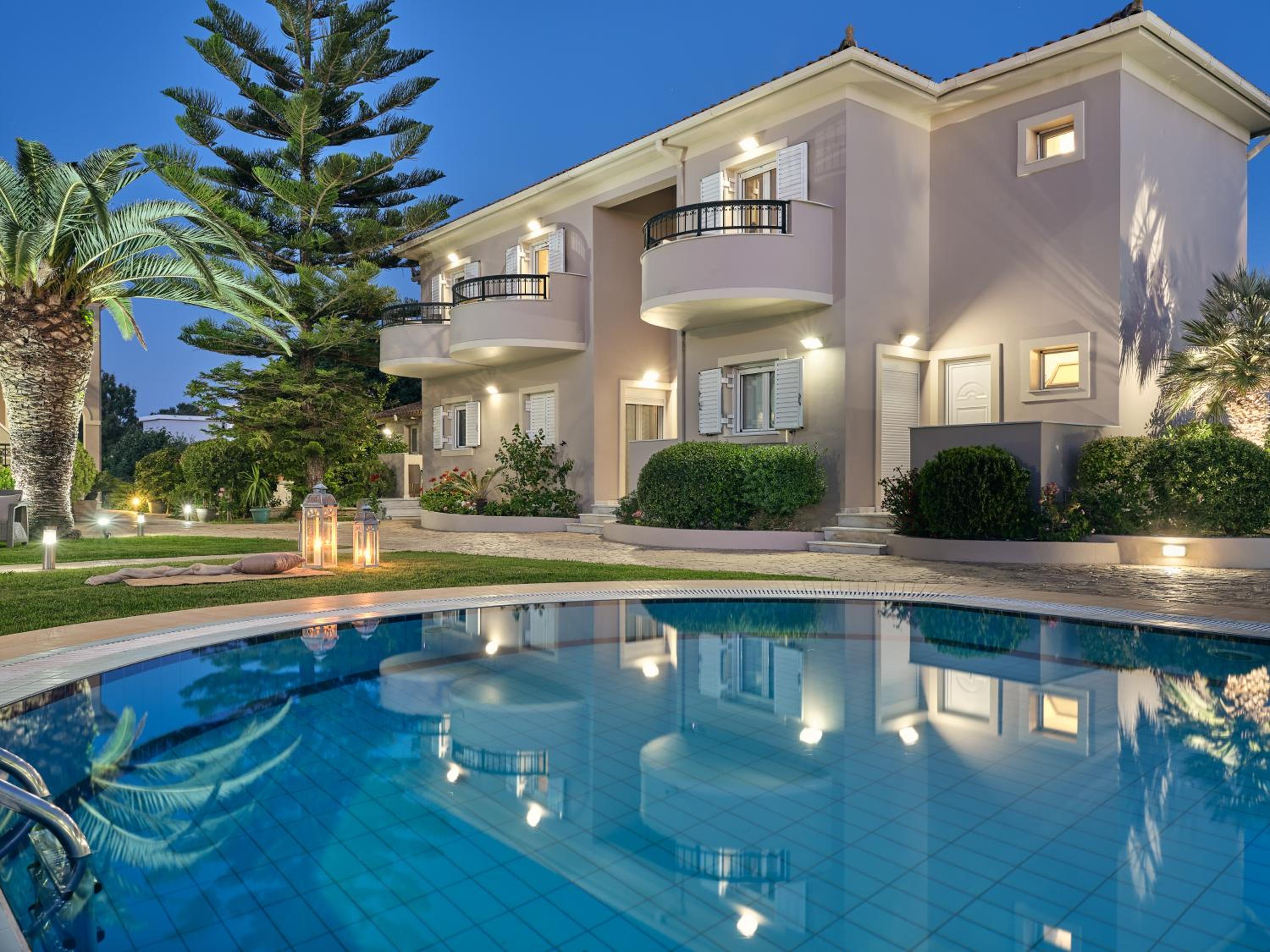 Executive Maisonette With Pool View photo 2