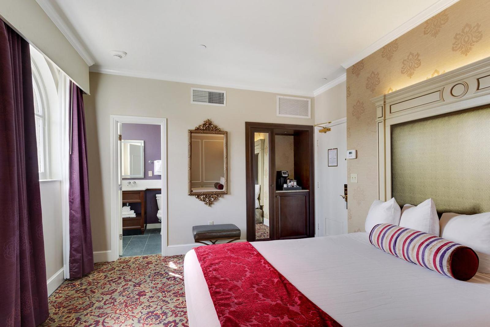 Deluxe Double Room with Two Double Beds photo 3