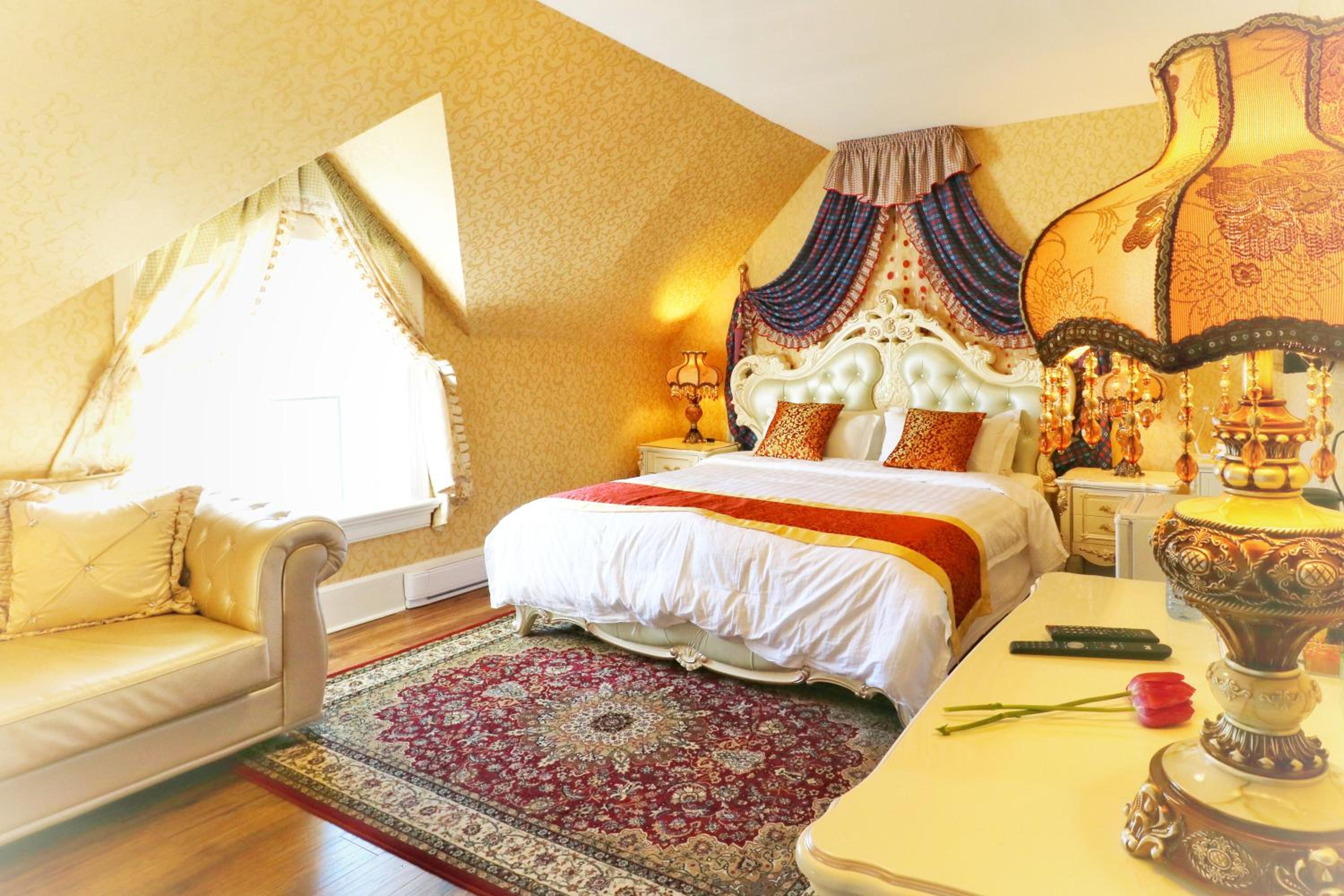 Deluxe King Room