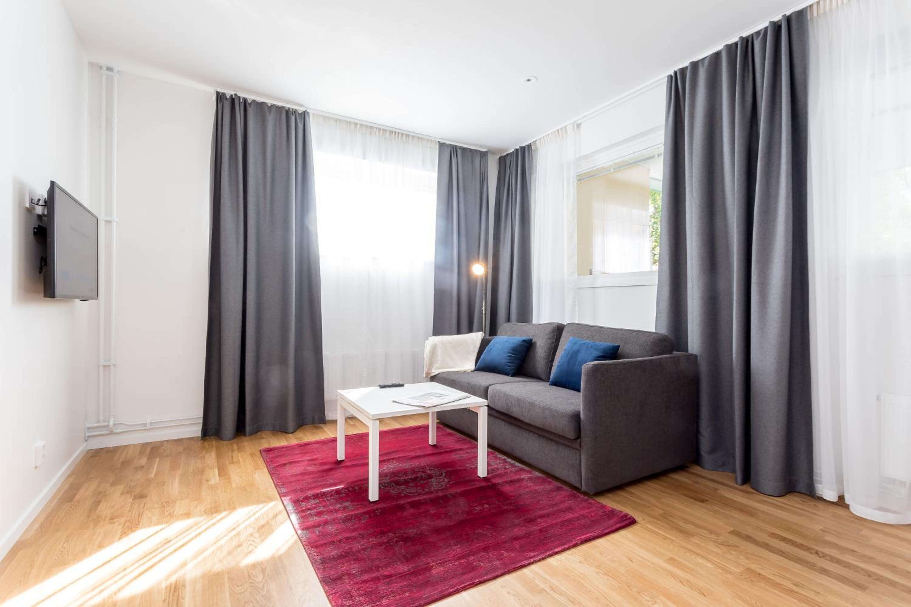 One-Bedroom Apartment