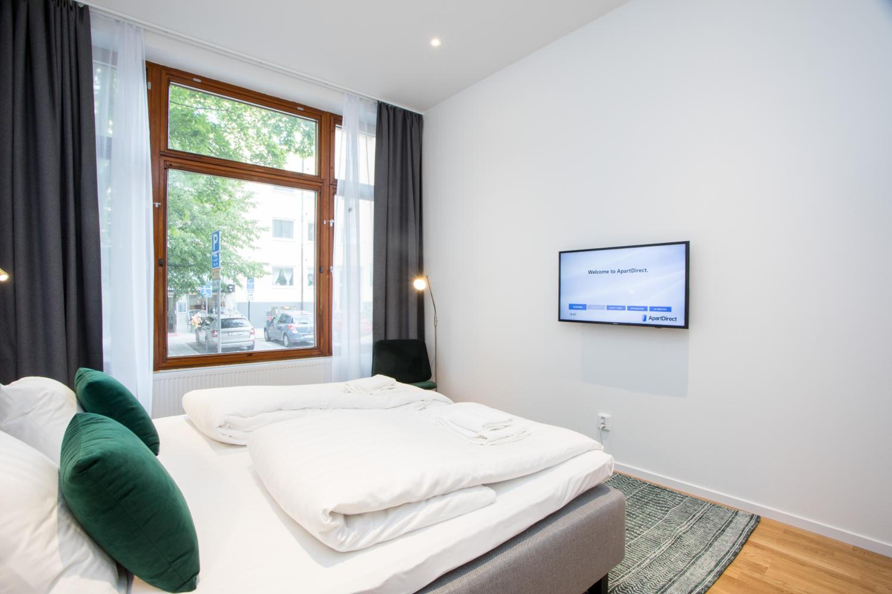 Queen Studio Apartment