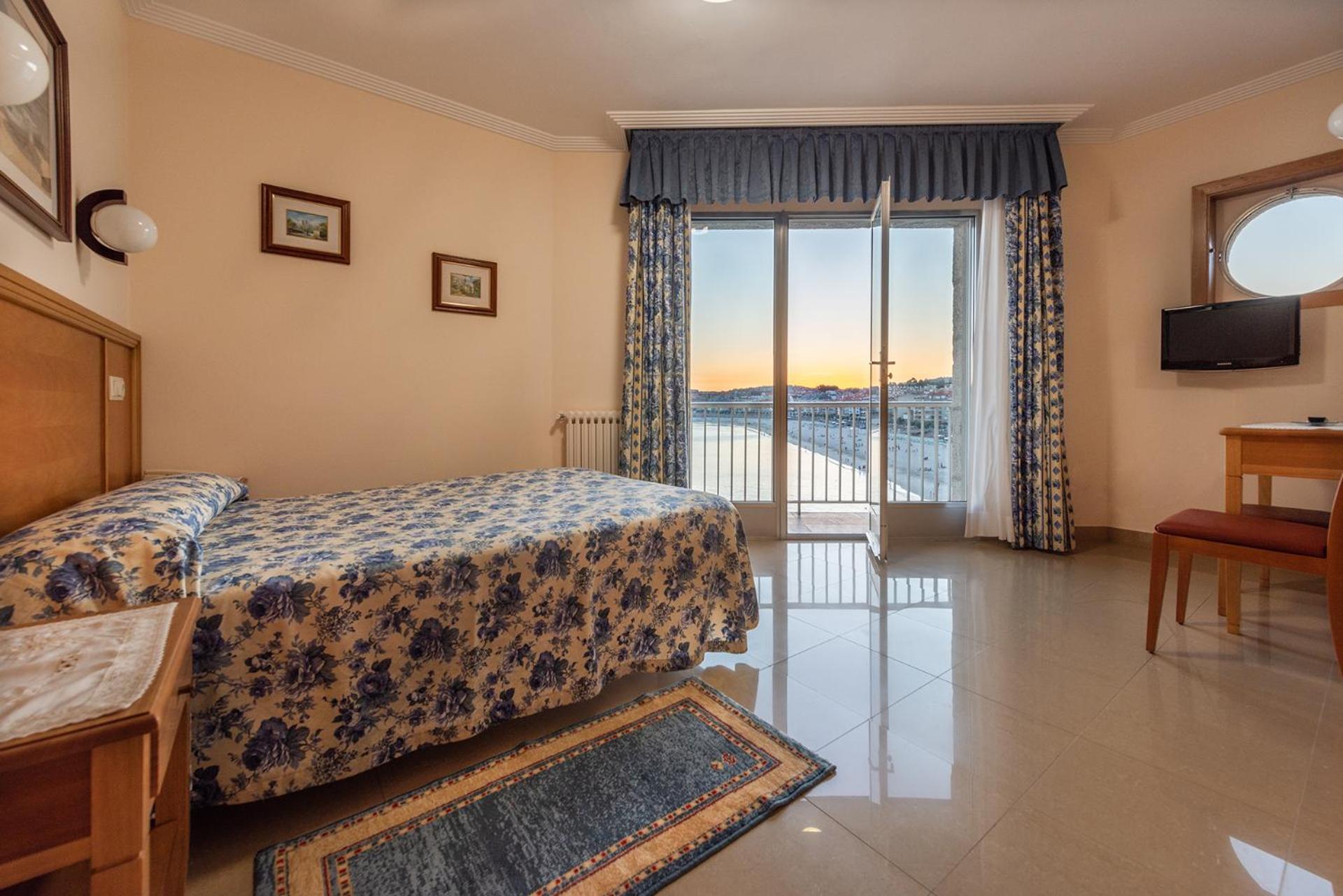 Habitación Doble Deluxe con Balcón y Vista al Mar