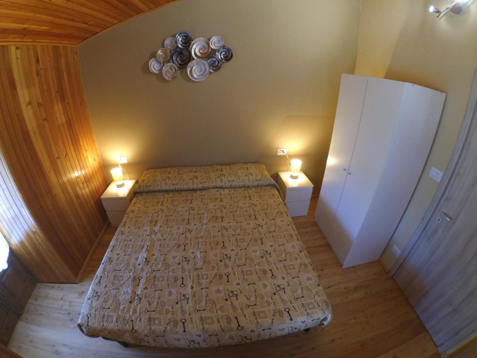 Apartment with Terrace - Photo 18