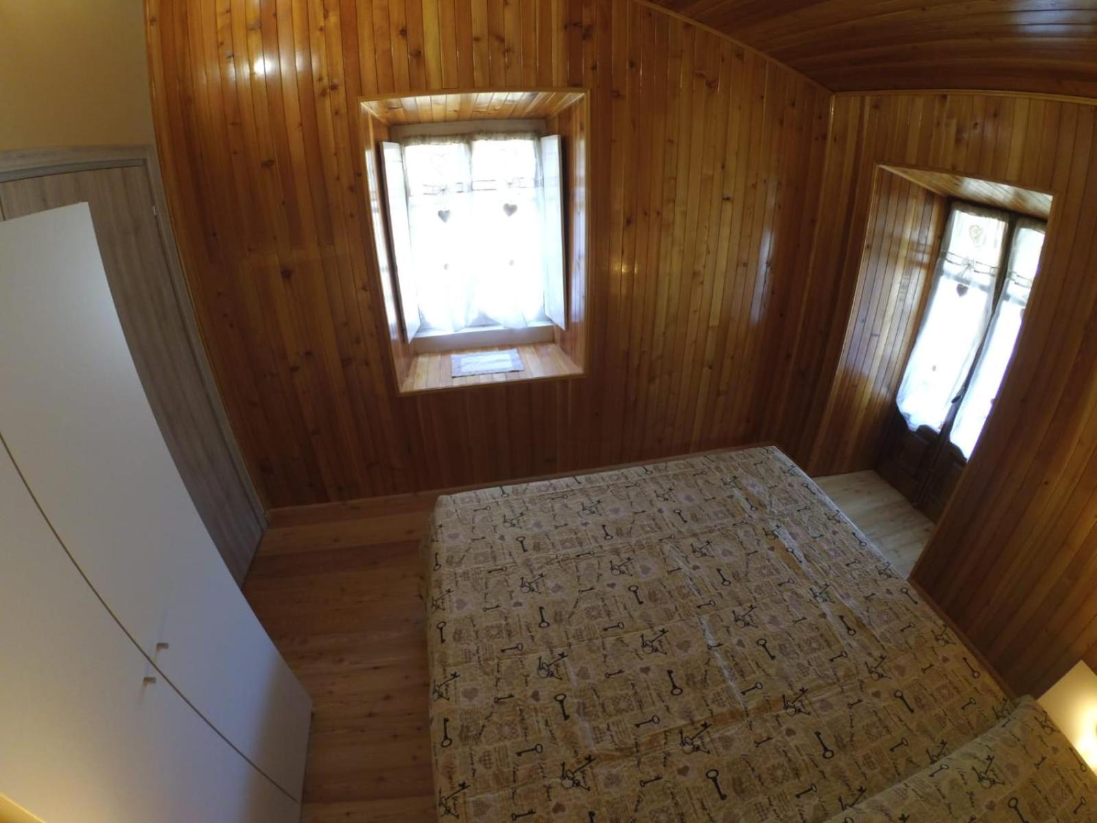 Apartment with Terrace - Photo 19