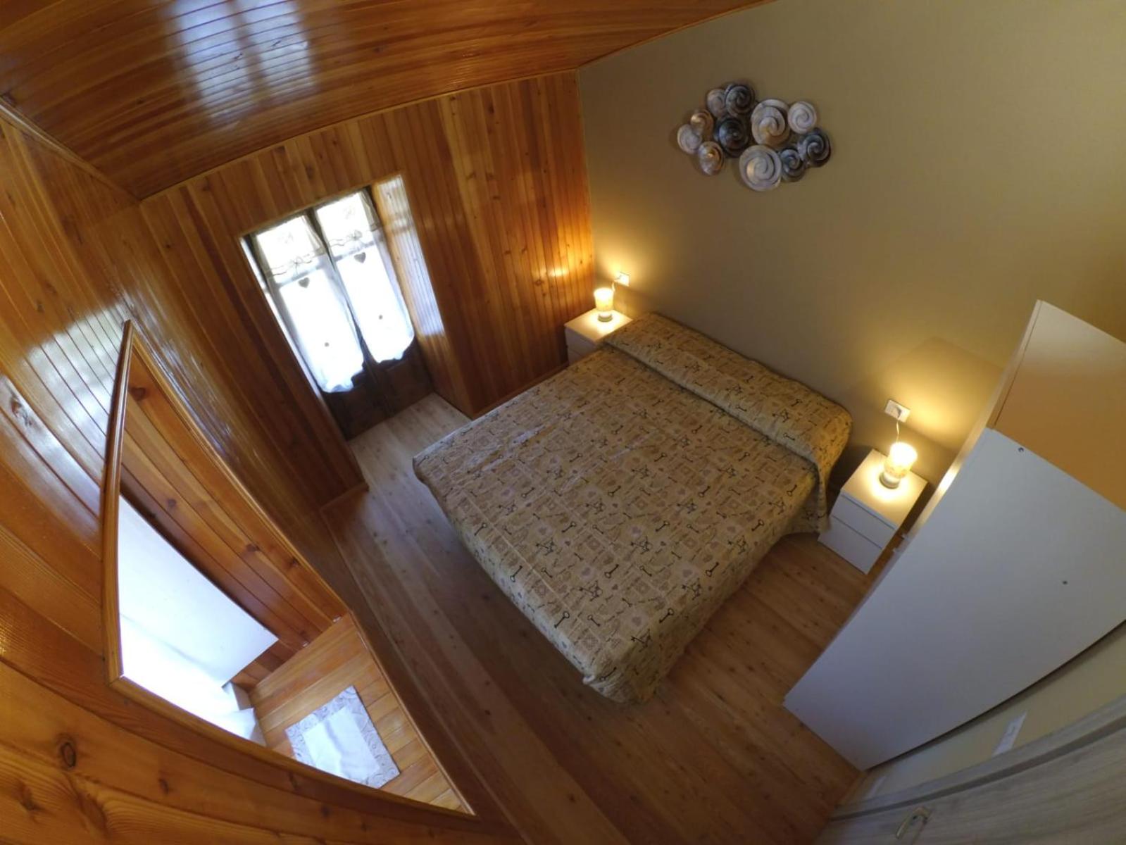 Apartment with Terrace - Photo 16