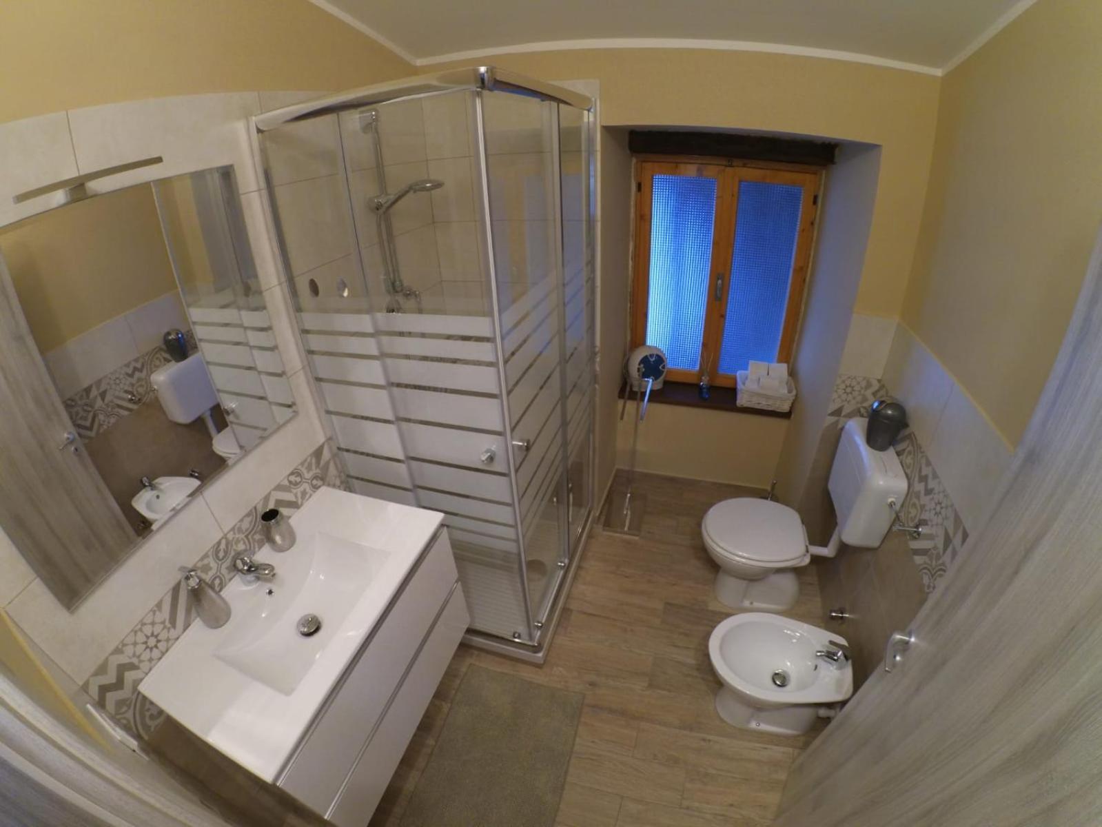 Apartment with Terrace - Photo 32