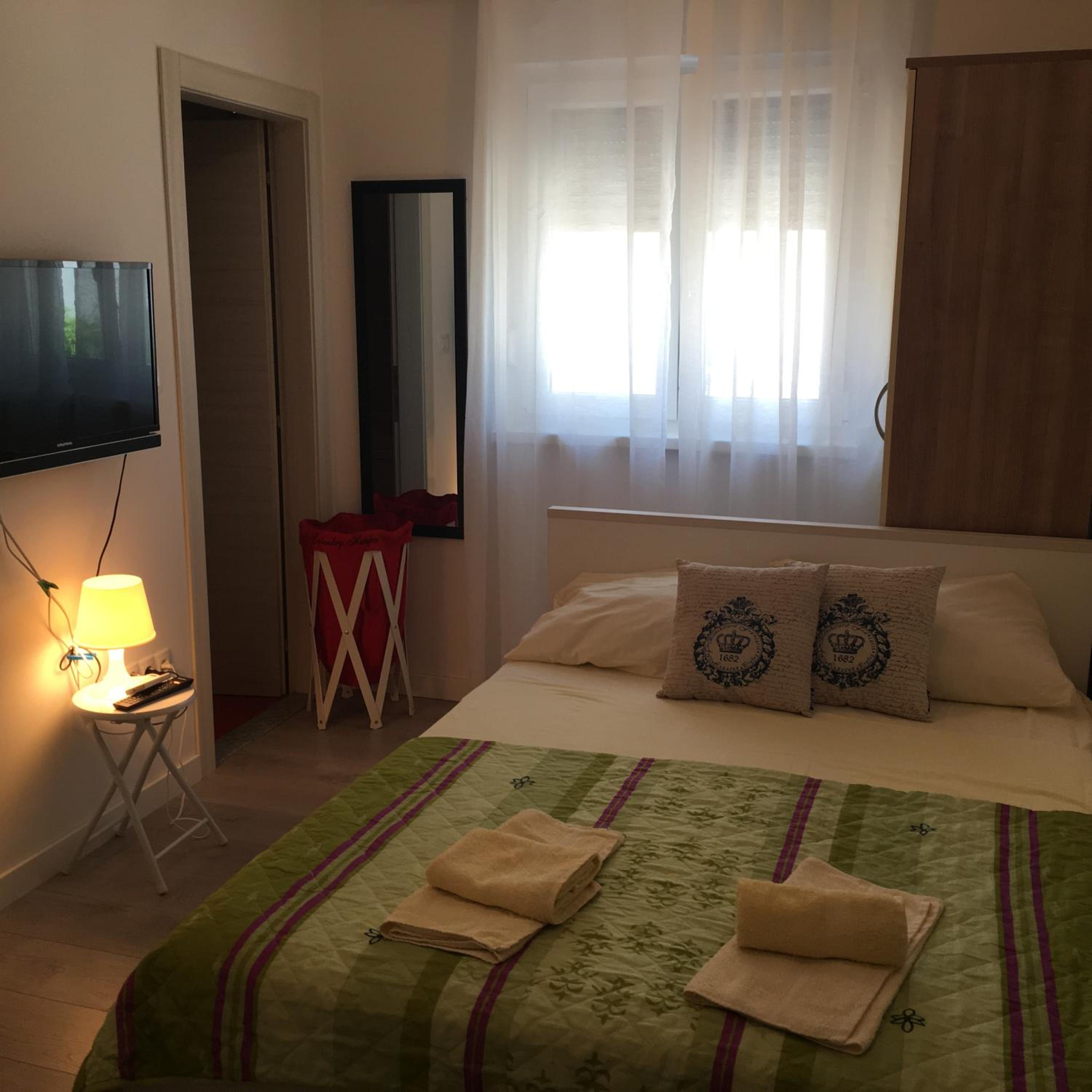 Studio Apartment - Photo 13
